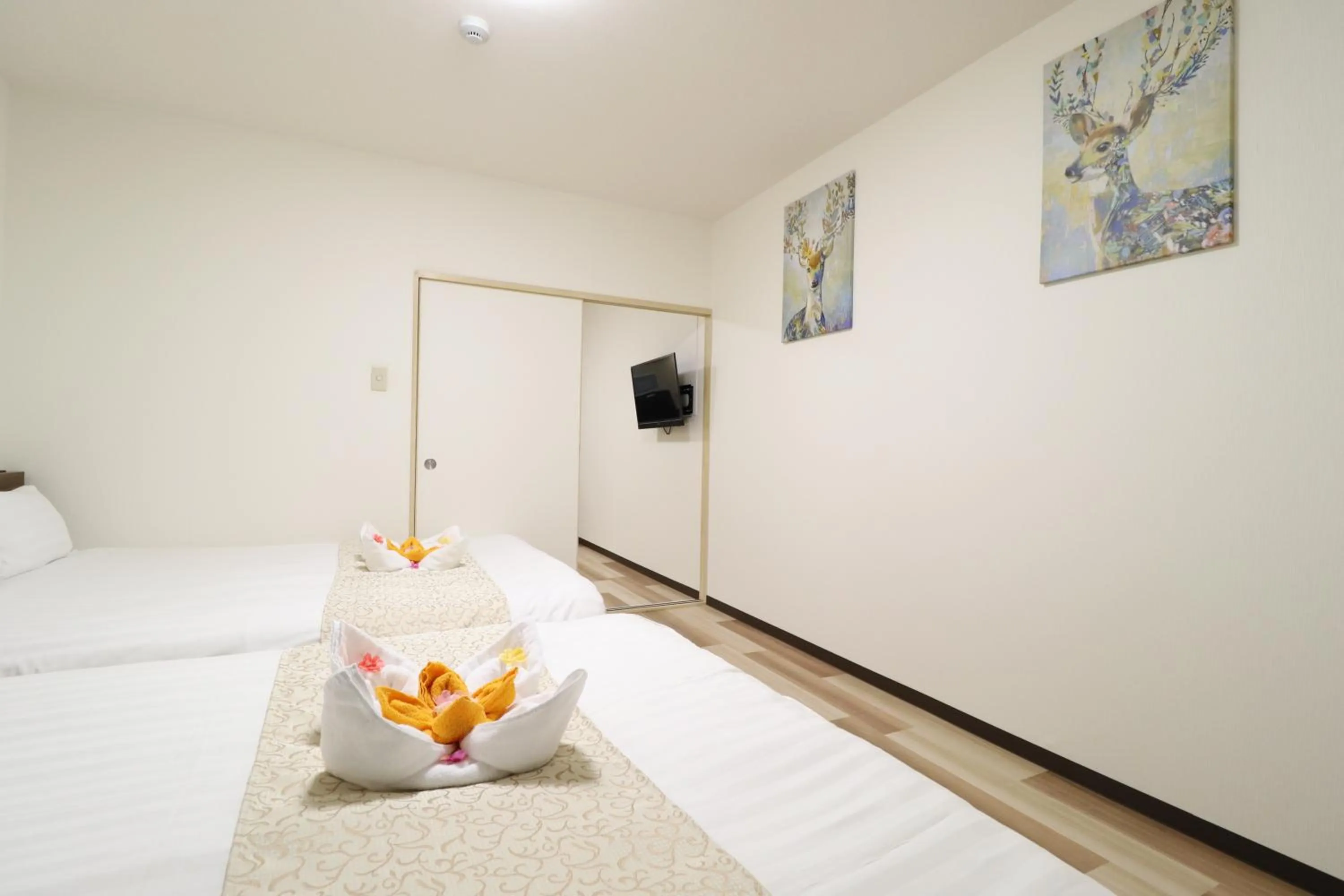 Bed in Court Saiwaicho