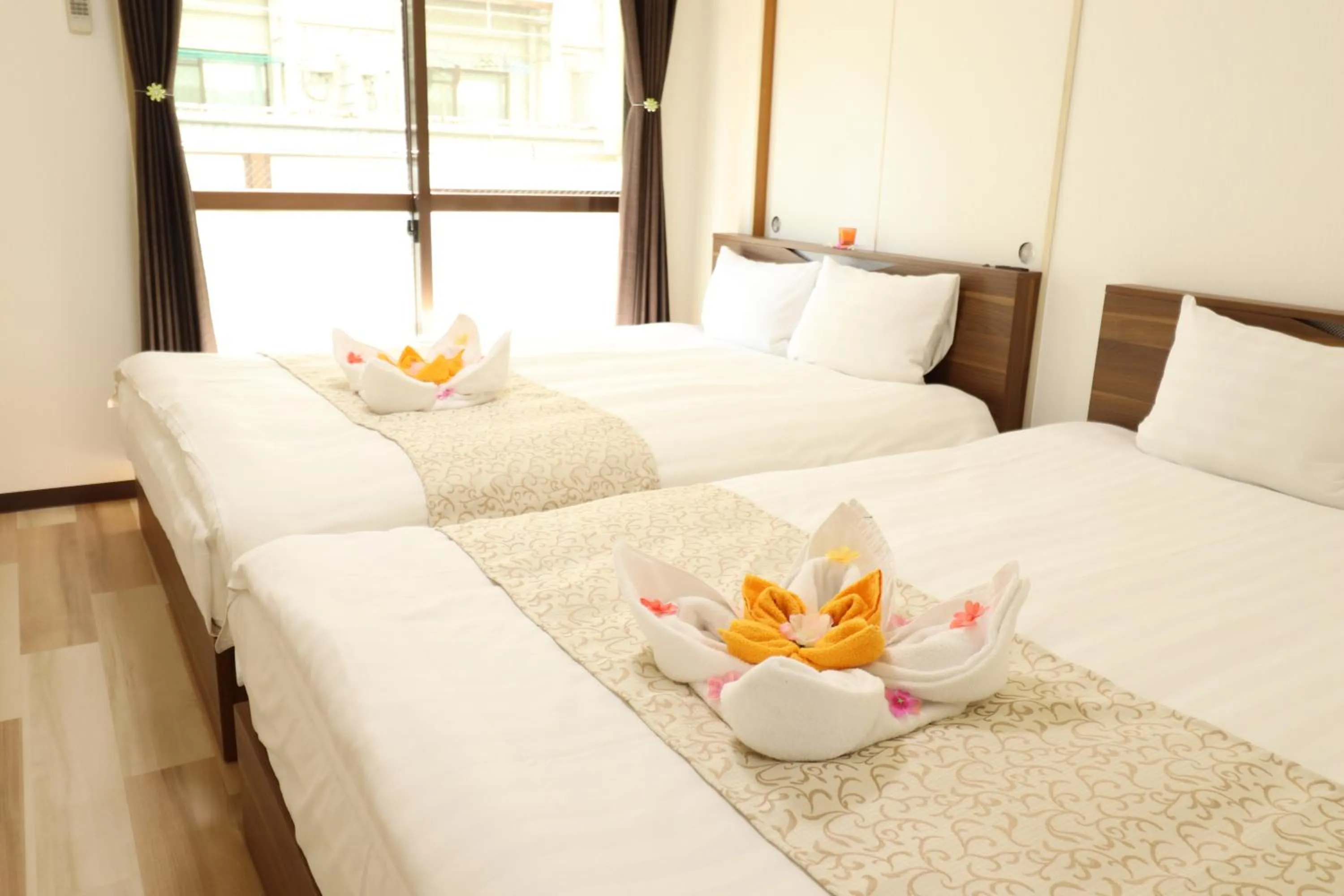 Bed in Court Saiwaicho