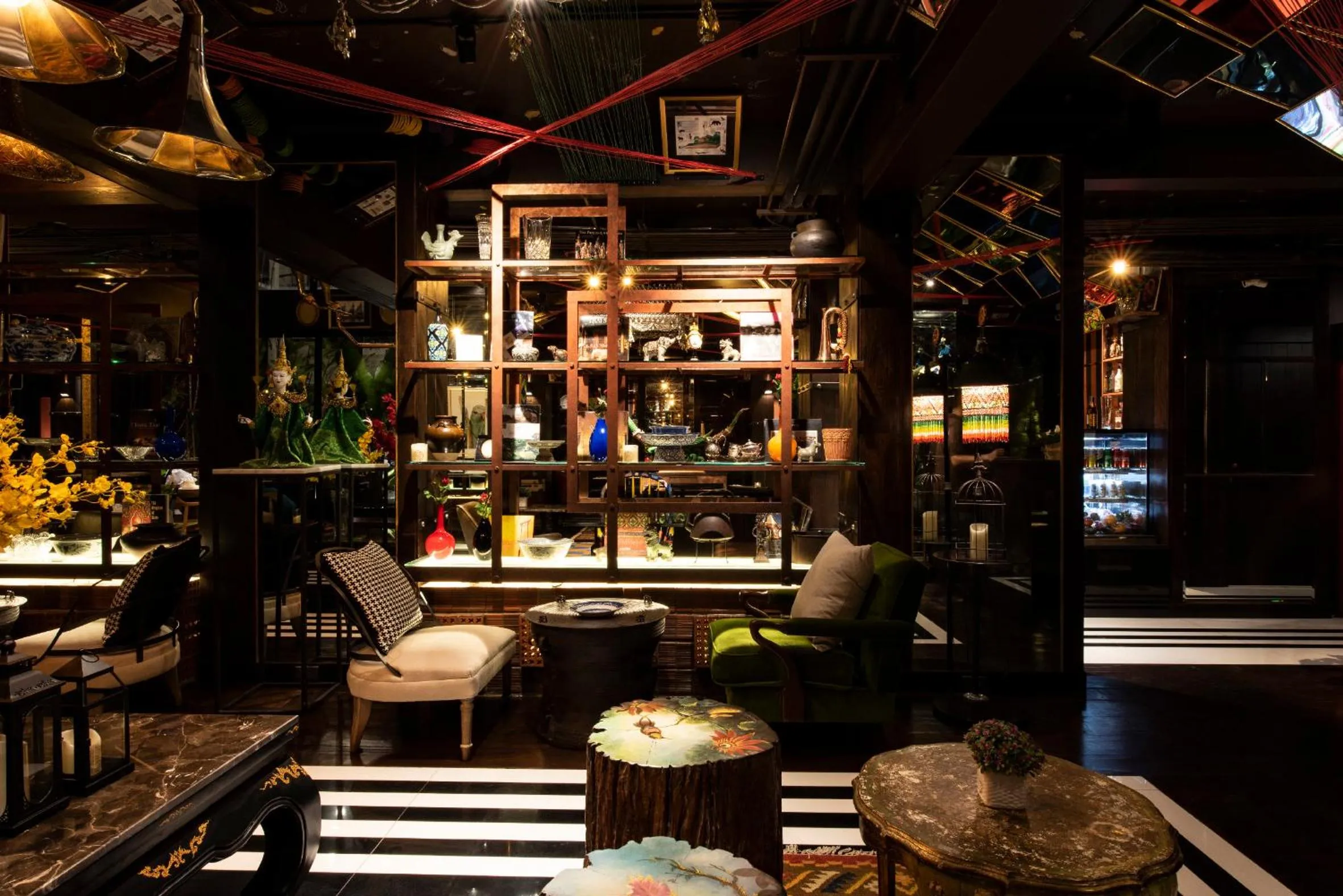 Lobby or reception in Dhevi Bangkok Hotel