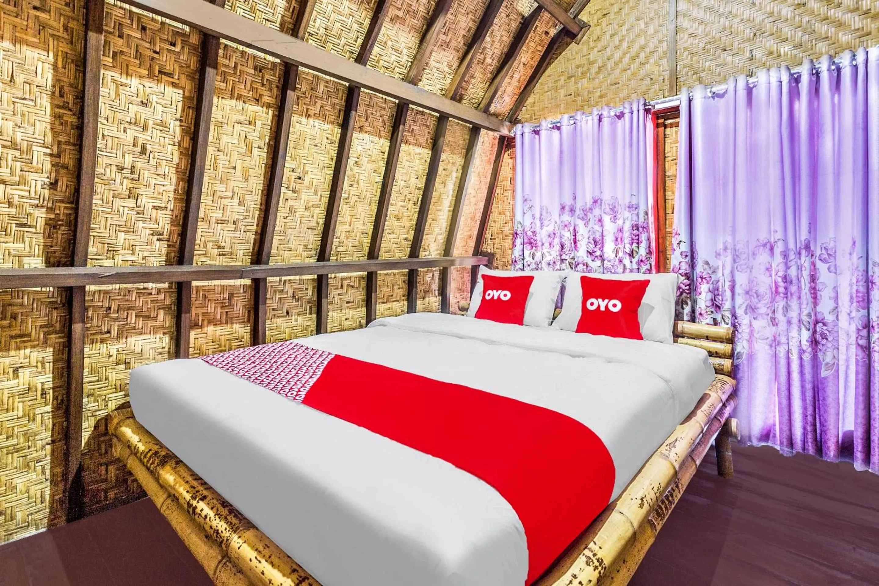 Bedroom, Bed in Hotel O Telone Bungalow