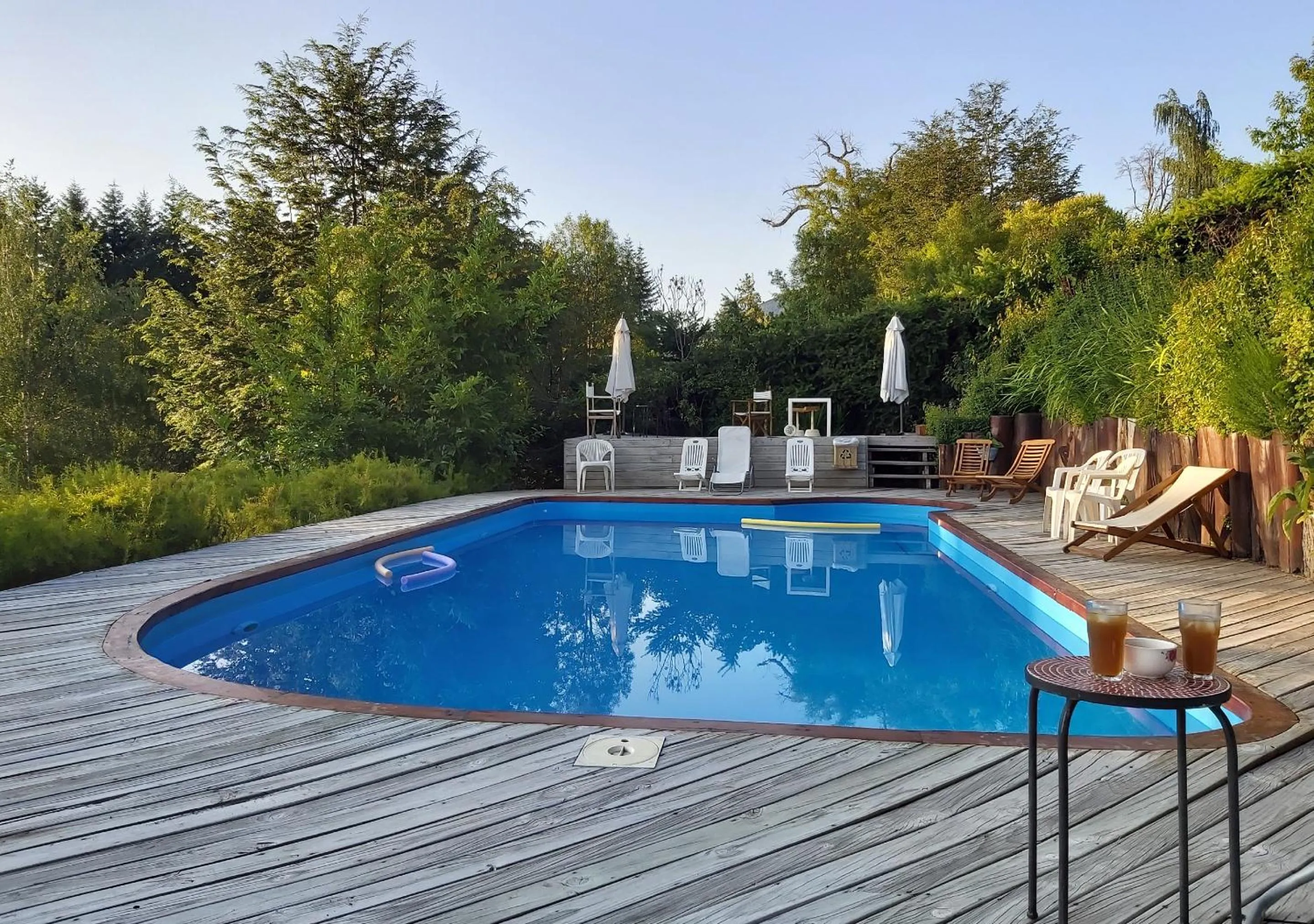 Swimming pool in El Bosque by DOT Tradition