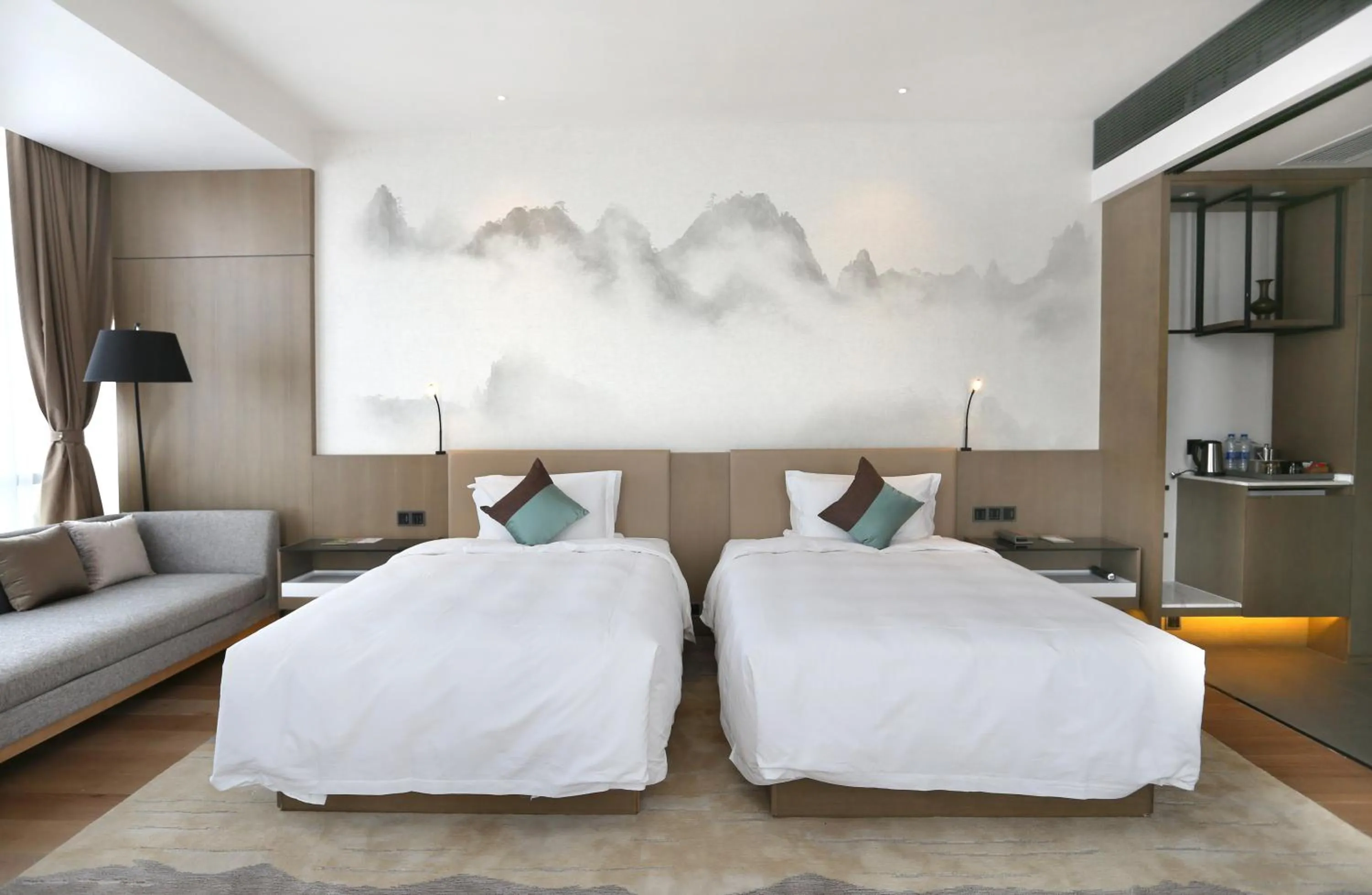 Bed in Novotel Deqing Moganshan