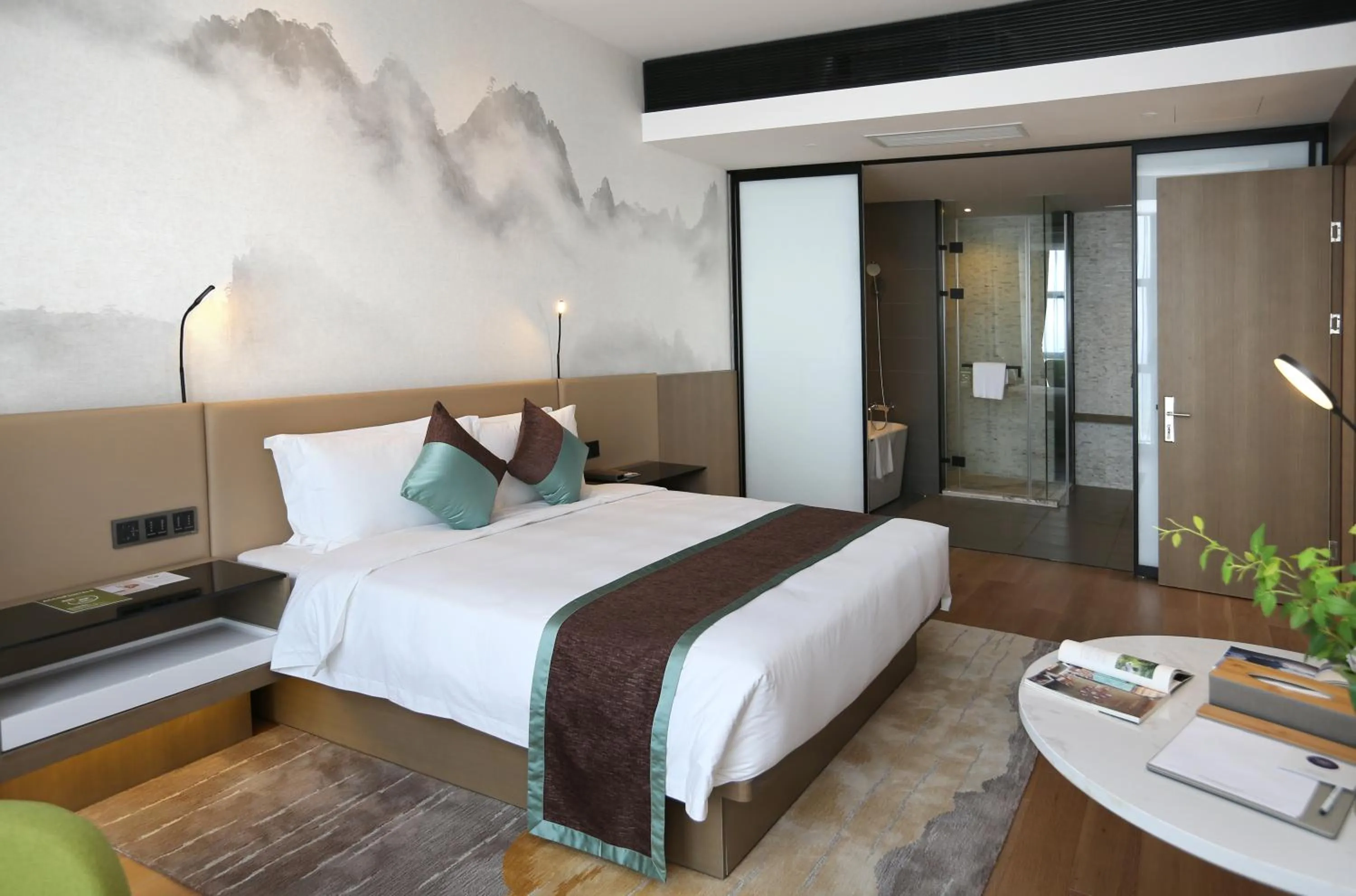 Bed in Novotel Deqing Moganshan