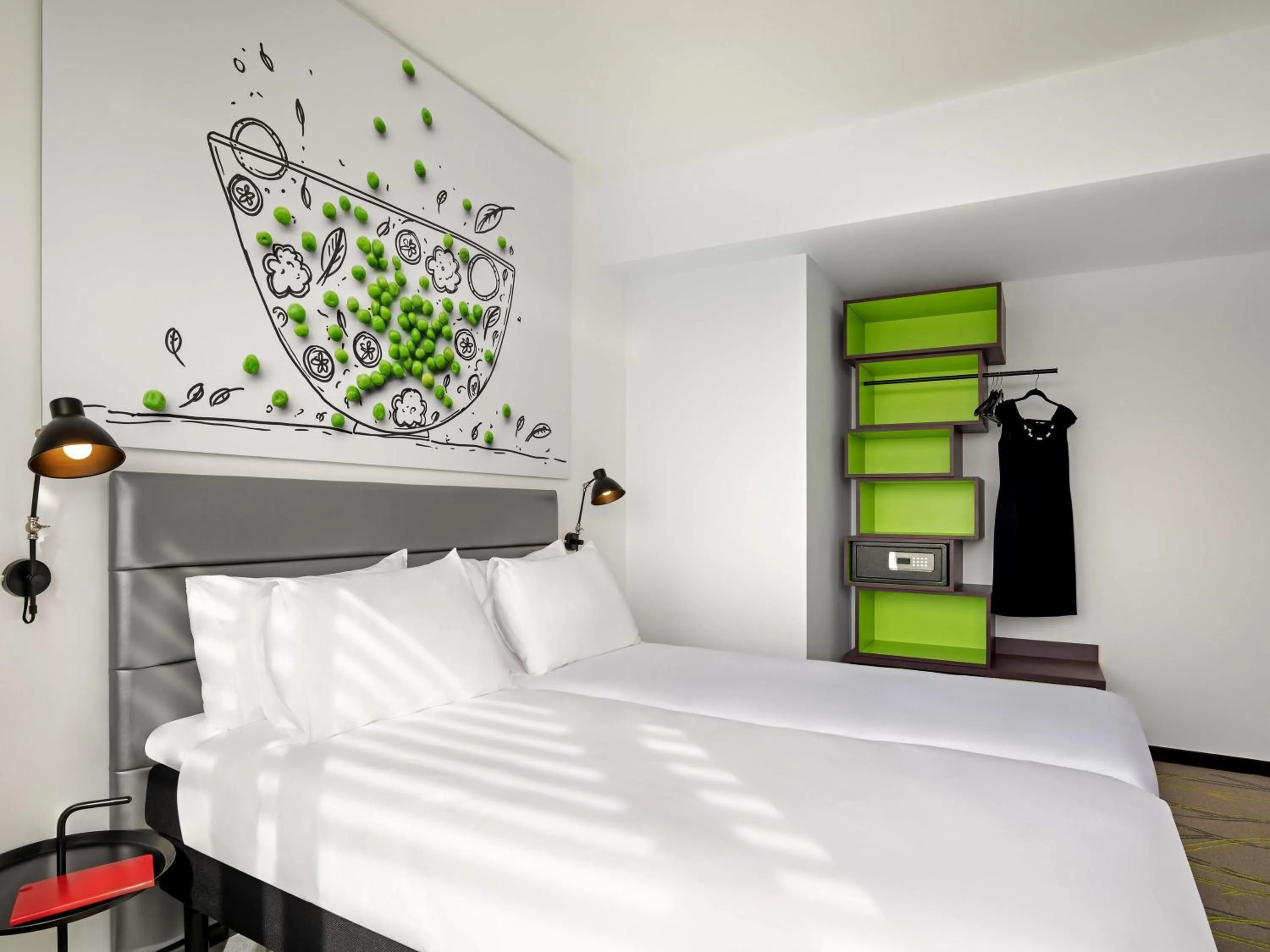 Bedroom, Bed in Ibis Styles Jerusalem City Center - An AccorHotels Brand