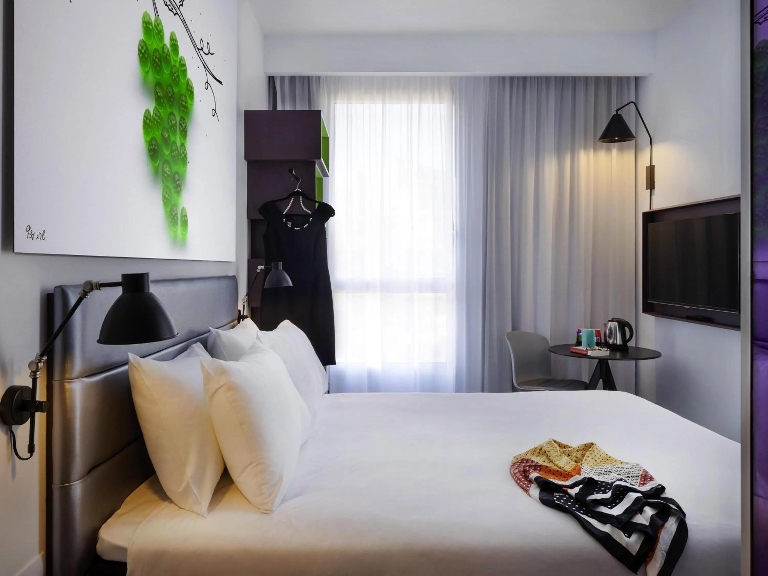 Bedroom, Bed in Ibis Styles Jerusalem City Center - An AccorHotels Brand