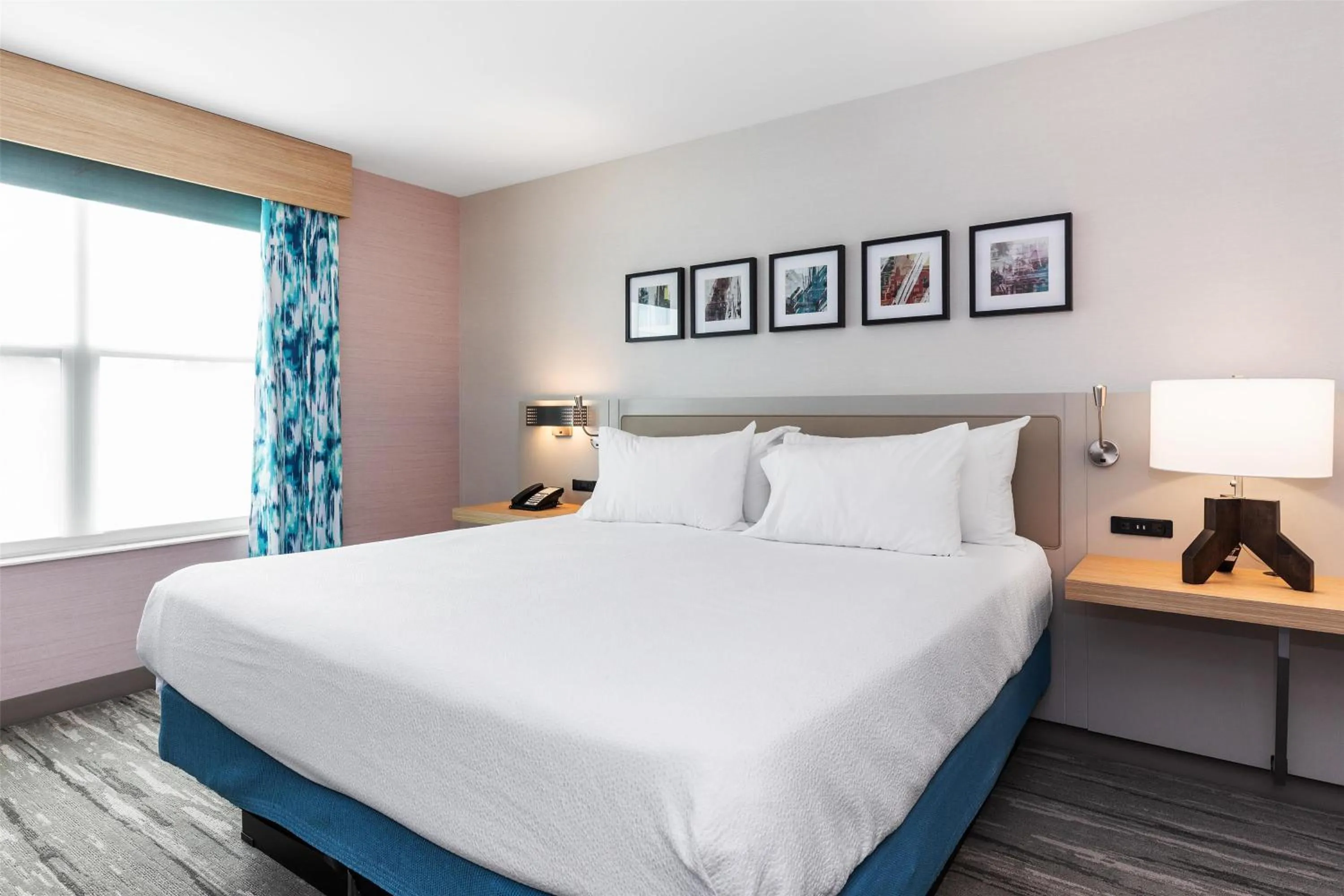 Bed in Hilton Garden Inn Auburn