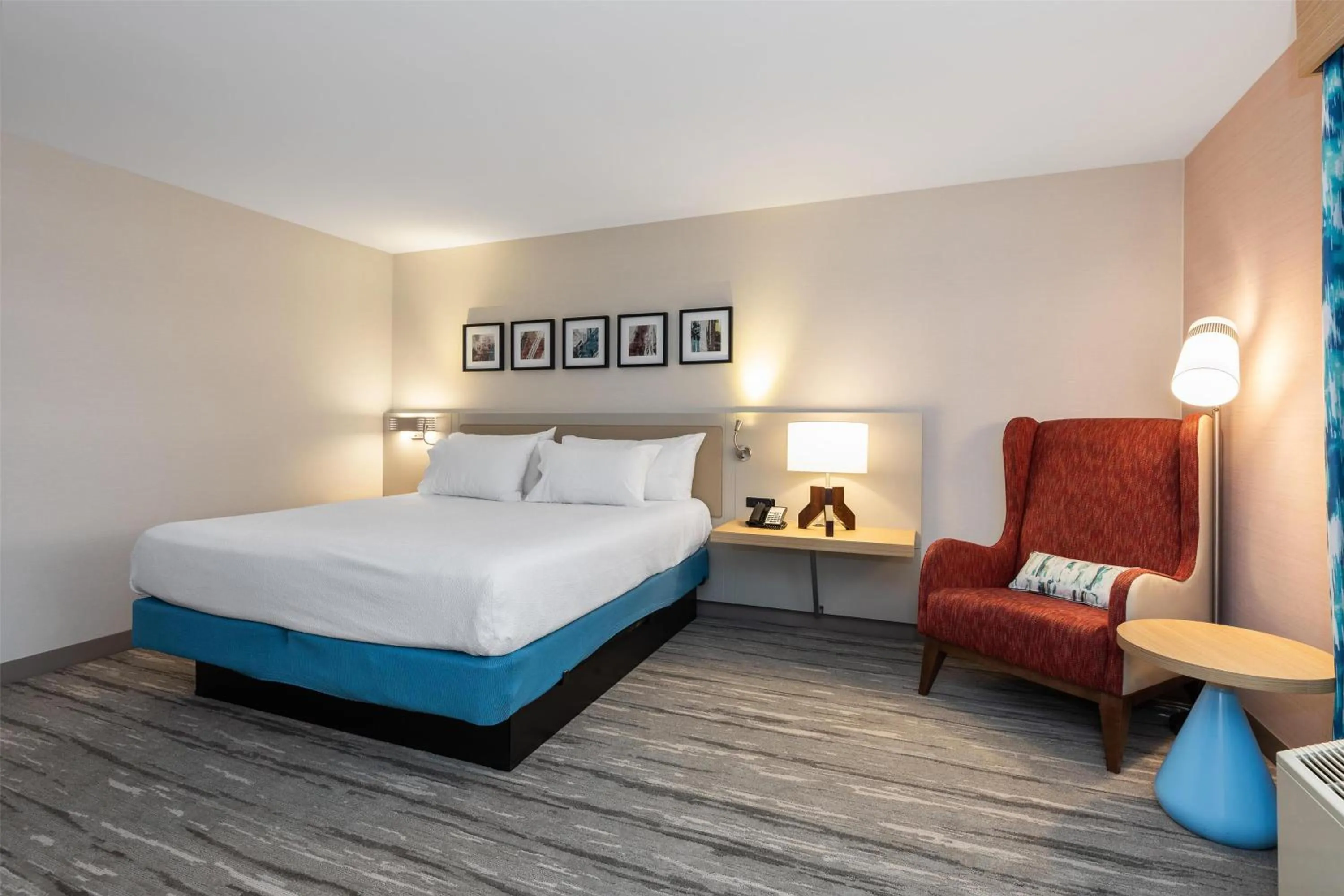 Bed in Hilton Garden Inn Auburn