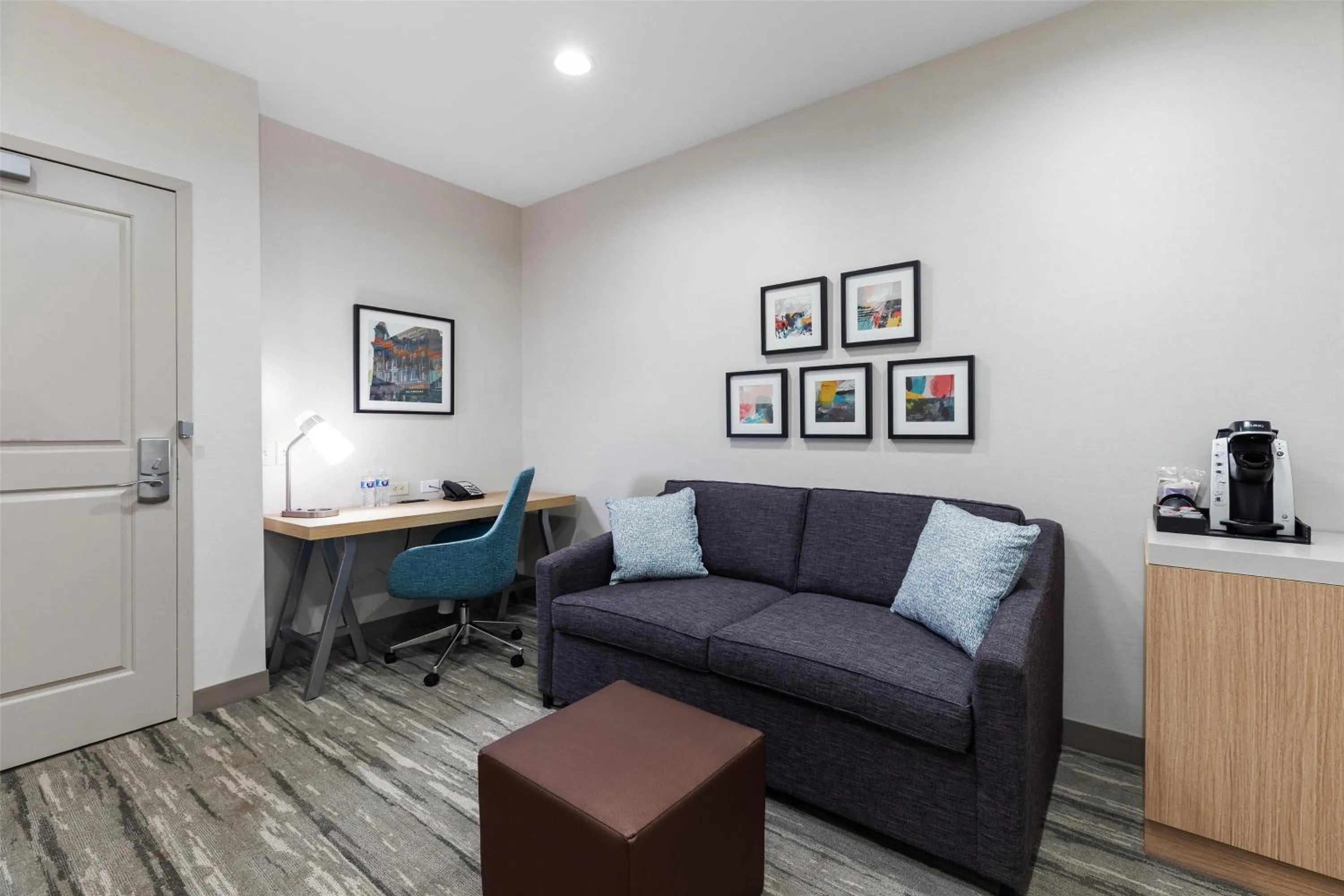 Living room in Hilton Garden Inn Auburn