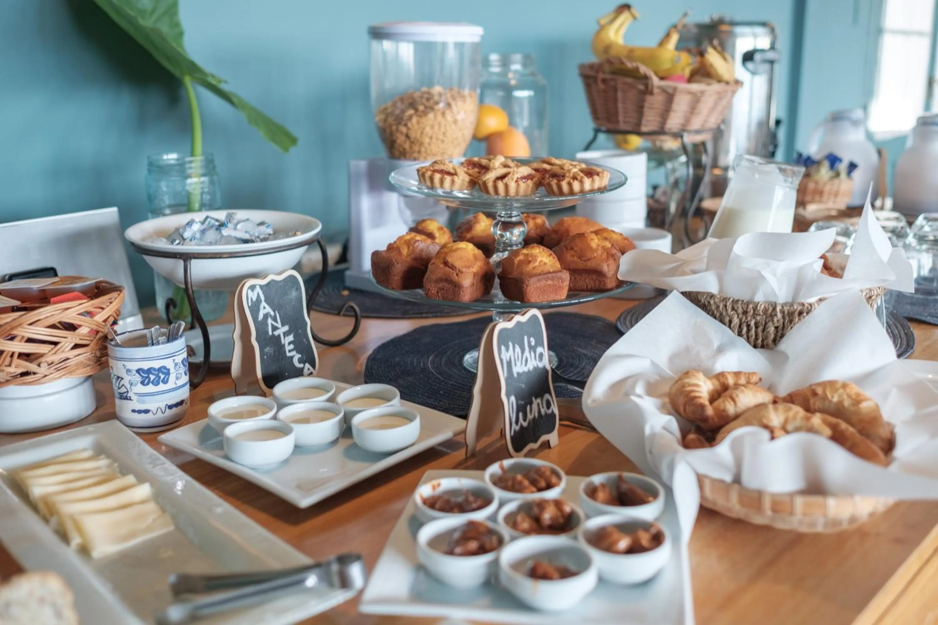 Buffet breakfast in Posada Plaza Mayor