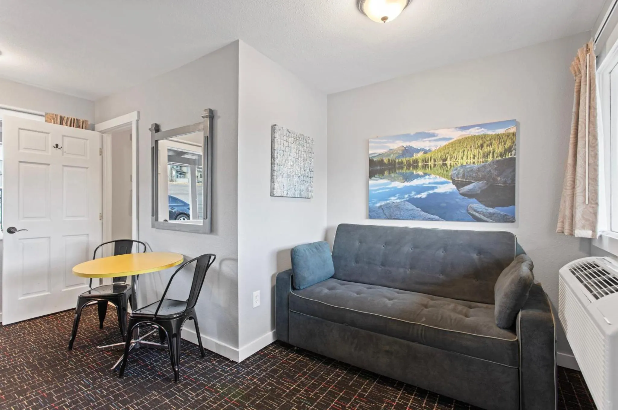 Coyote Mountain Lodge