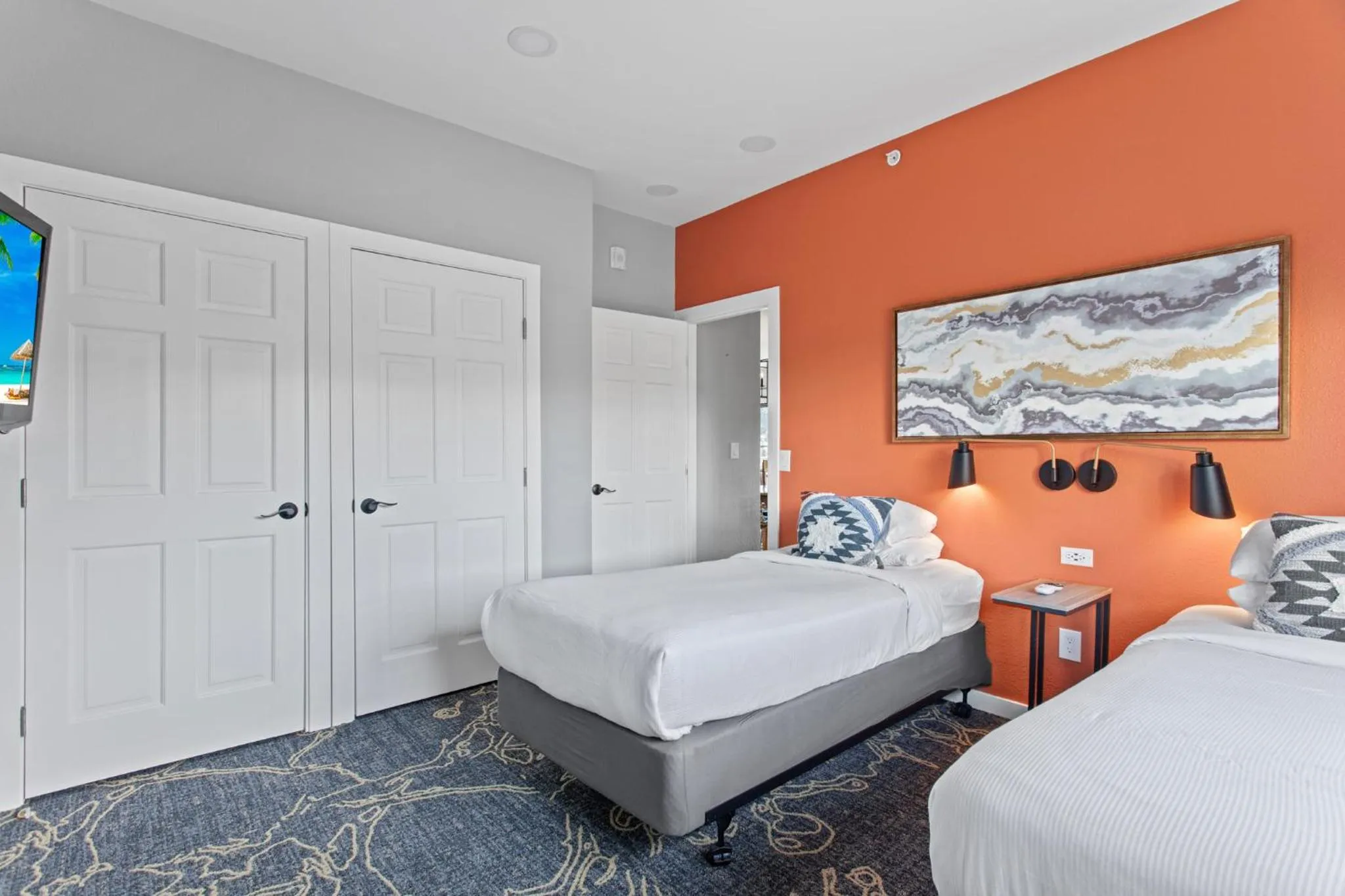 Bed in Coyote Mountain Lodge