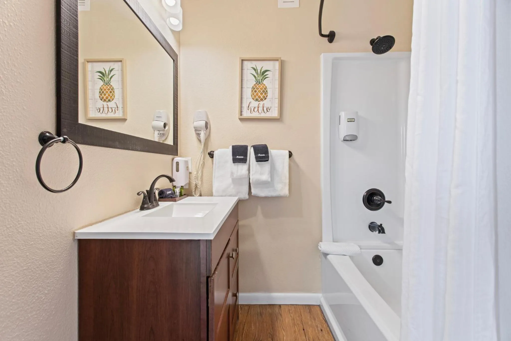 Coyote Mountain Lodge