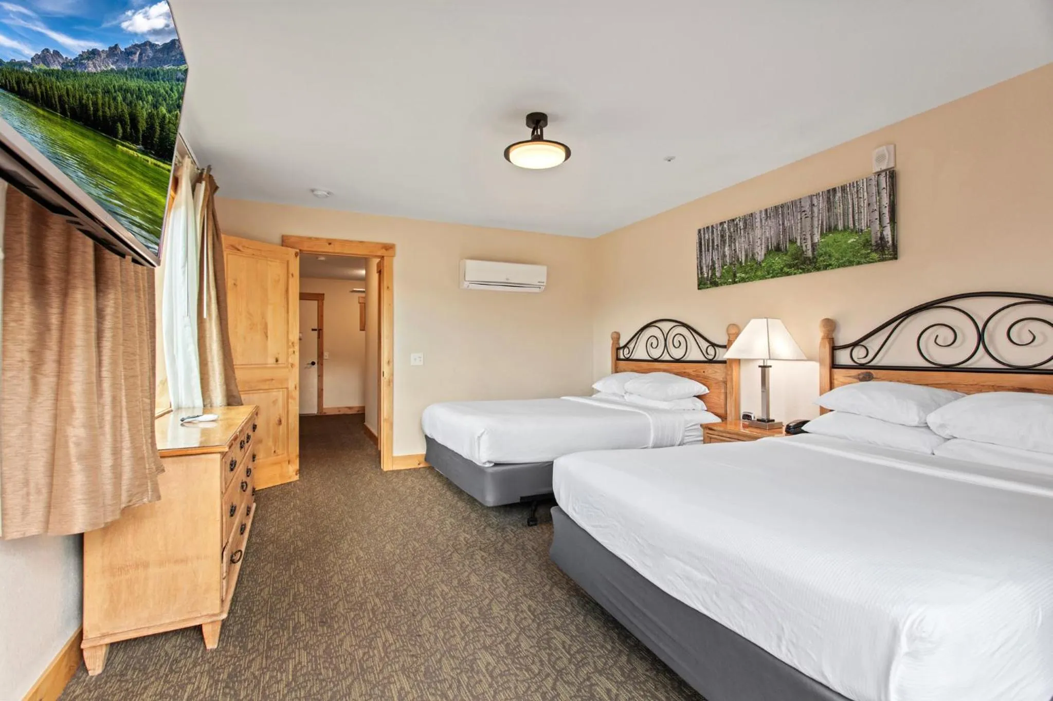 Bed in Coyote Mountain Lodge