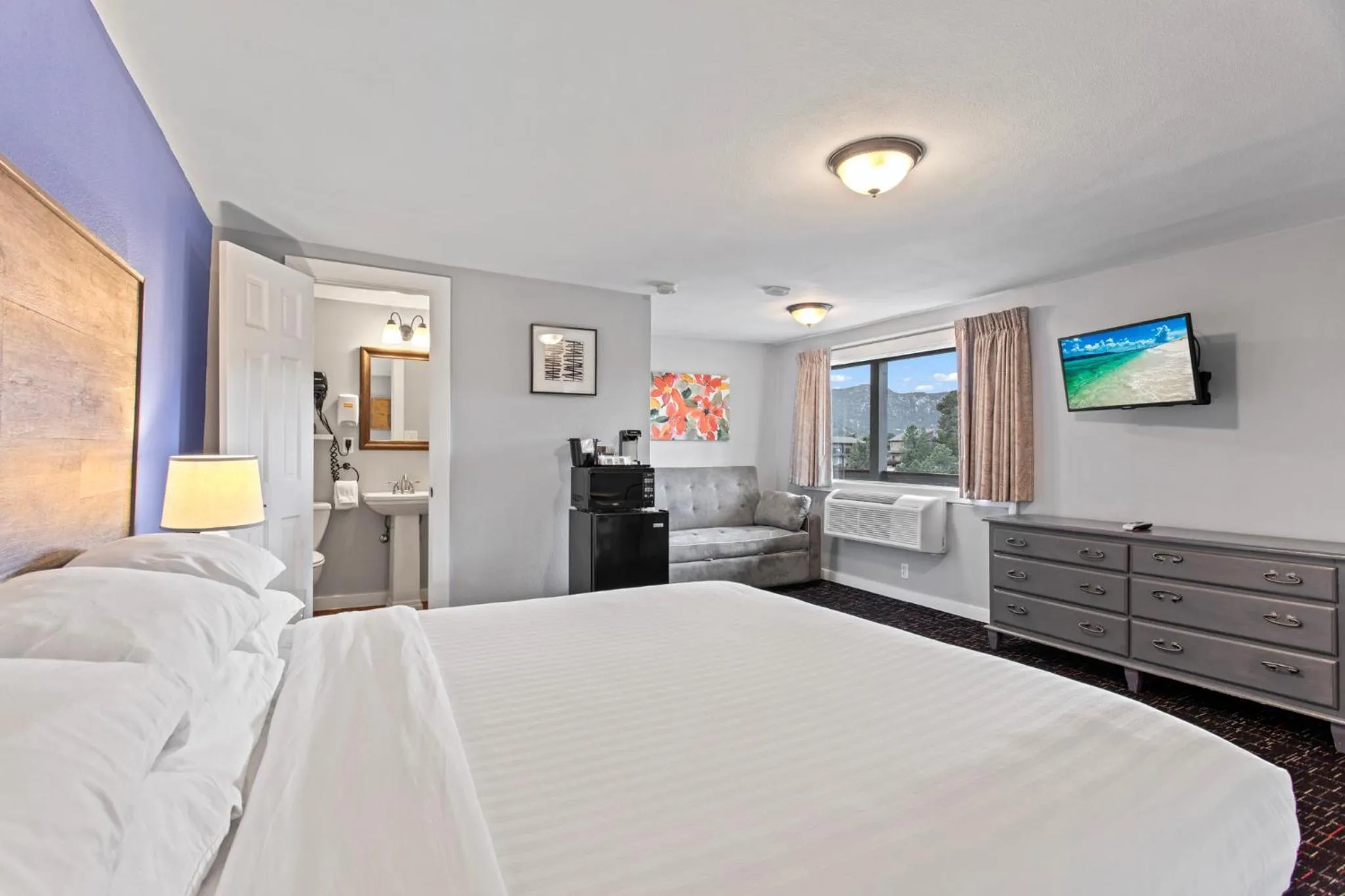 Bed in Coyote Mountain Lodge