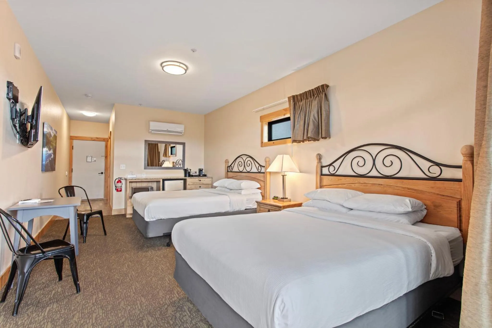 Bed in Coyote Mountain Lodge