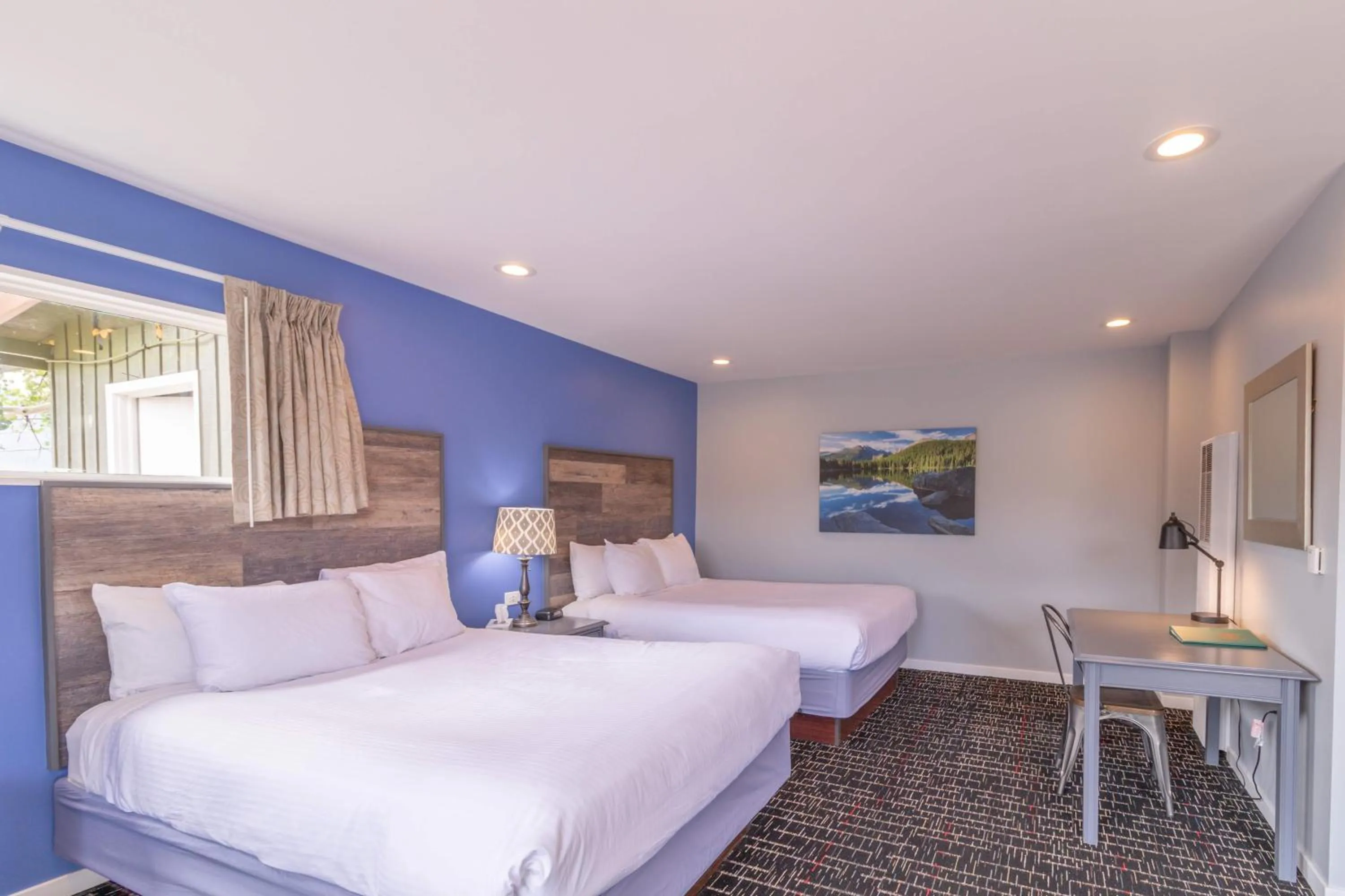 Bed in Coyote Mountain Lodge