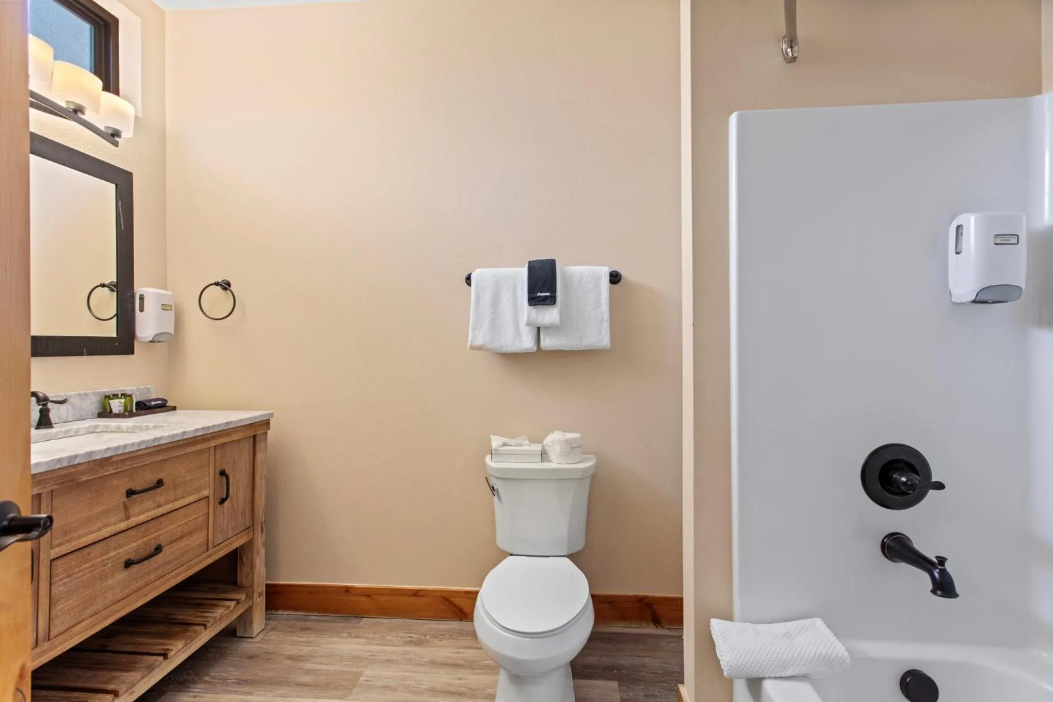 Coyote Mountain Lodge