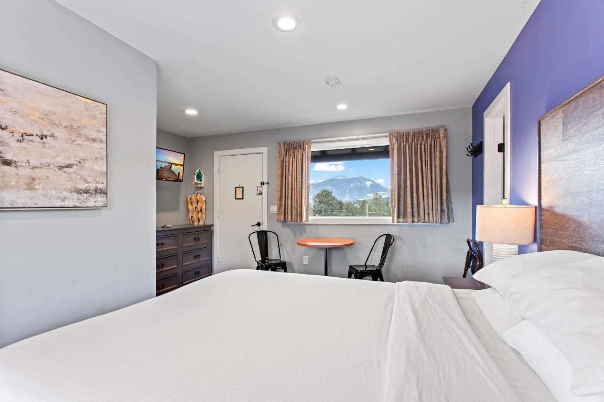 Bed in Coyote Mountain Lodge