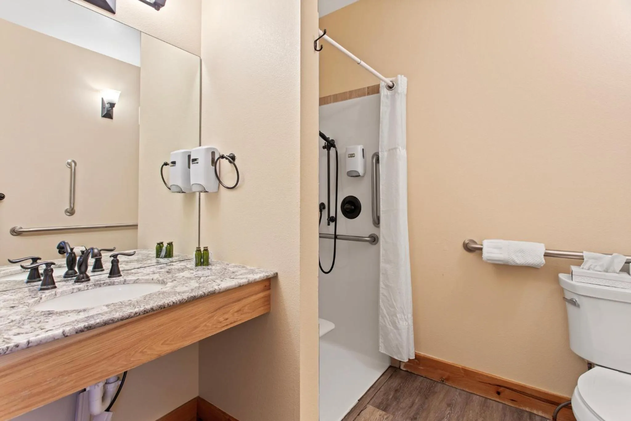 Coyote Mountain Lodge