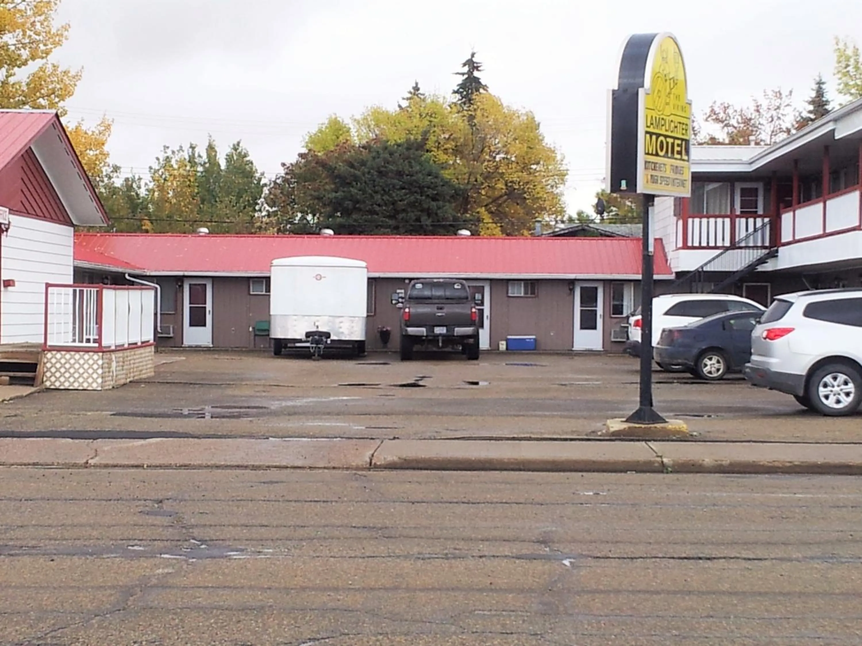 Property building in Viking Lamplighter Motel