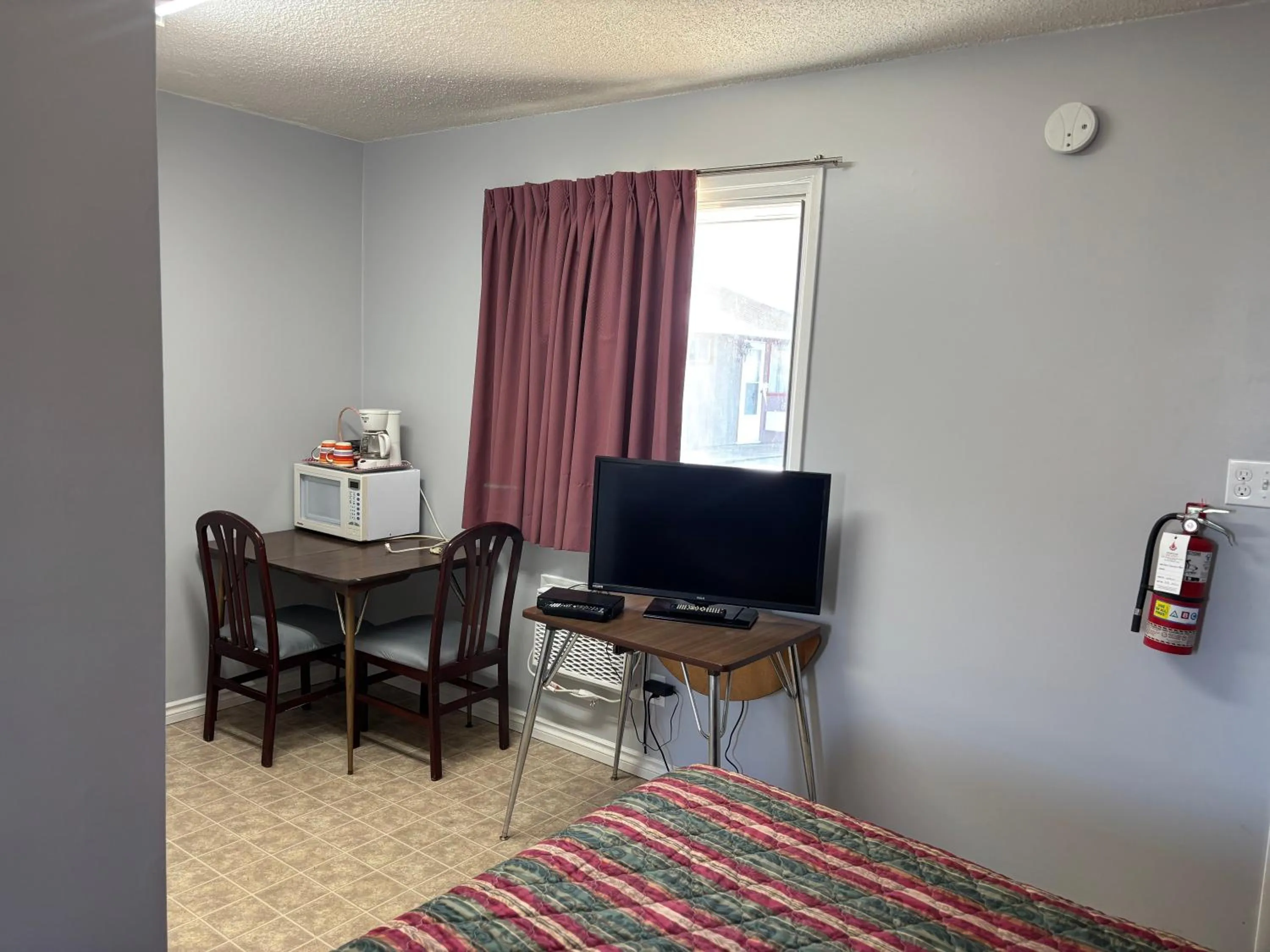 TV and multimedia, Bed in Viking Lamplighter Motel