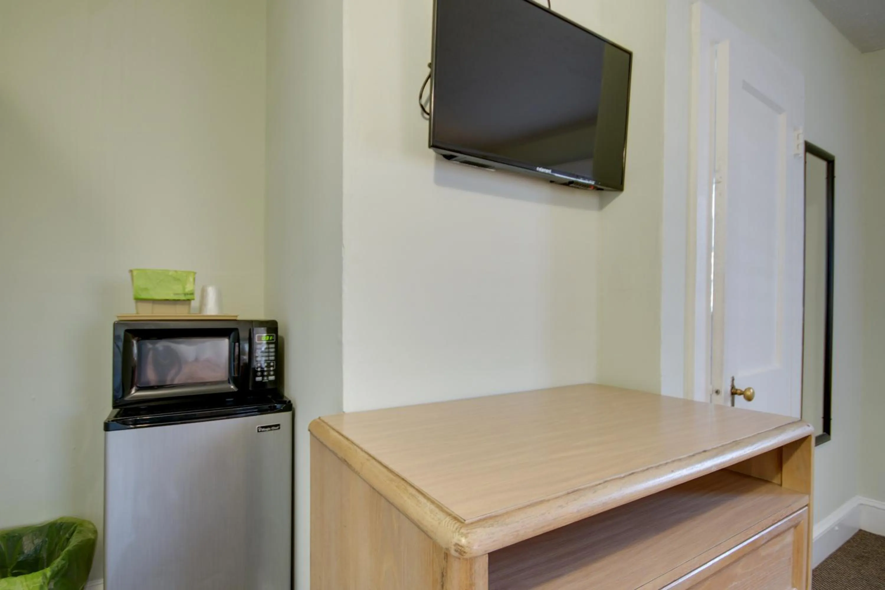 TV and multimedia in Ocean Lodge Hotel South