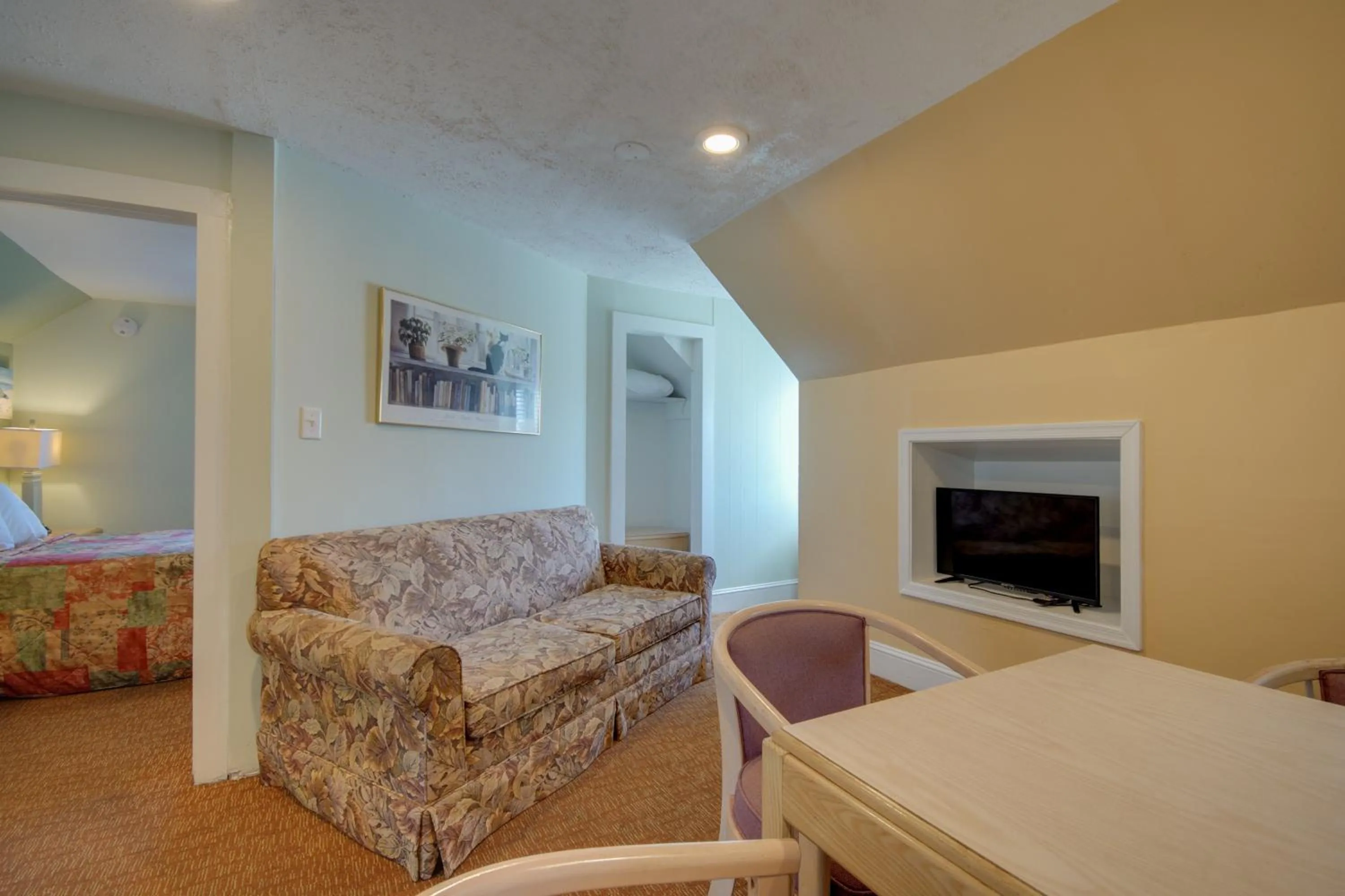 Living room in Ocean Lodge Hotel South