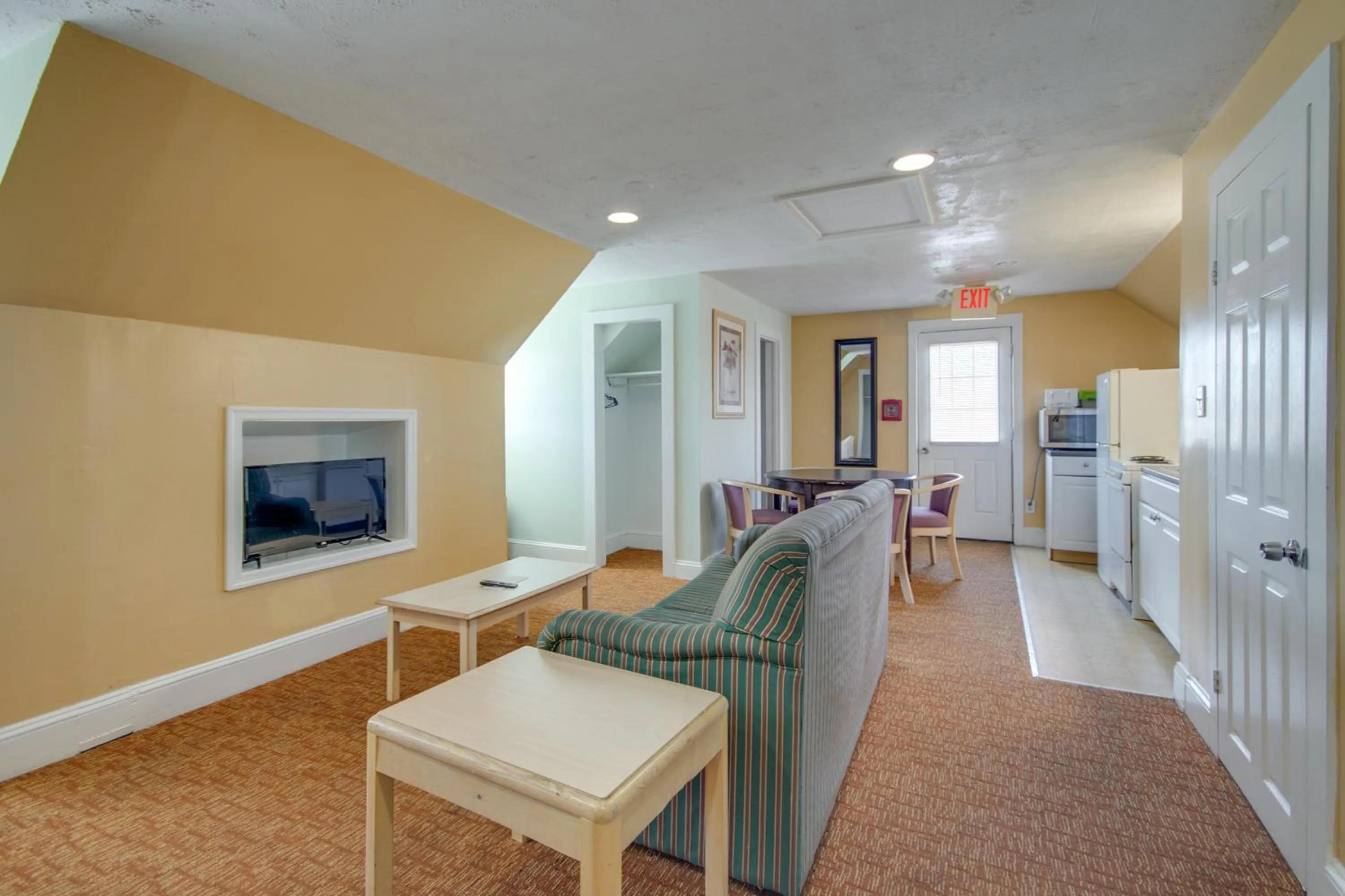 Seating area in Ocean Lodge Hotel South