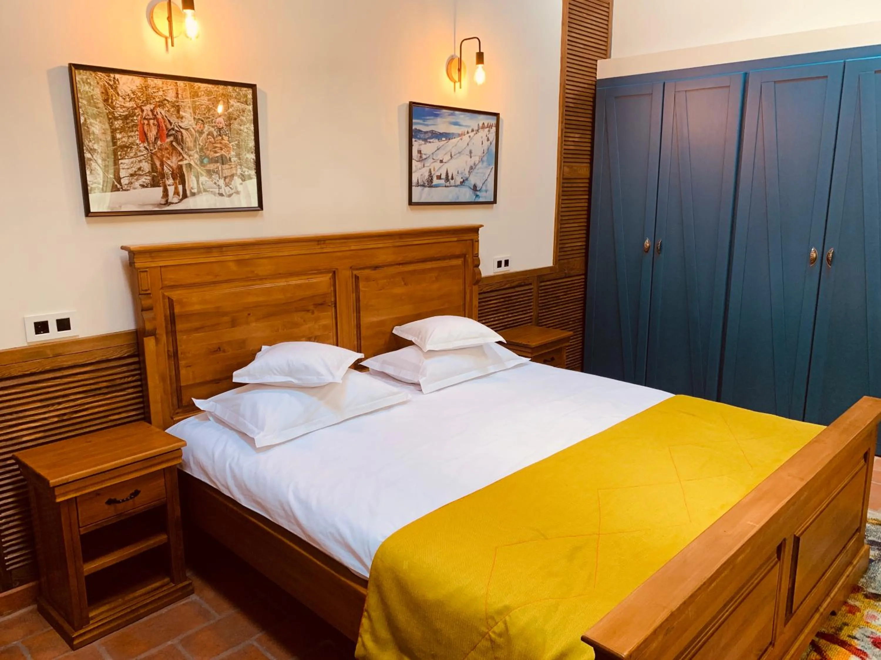 Bedroom, Bed in KABAN BOUTIQUE HOTEL - 5Star Central Villa in Vatra Dornei