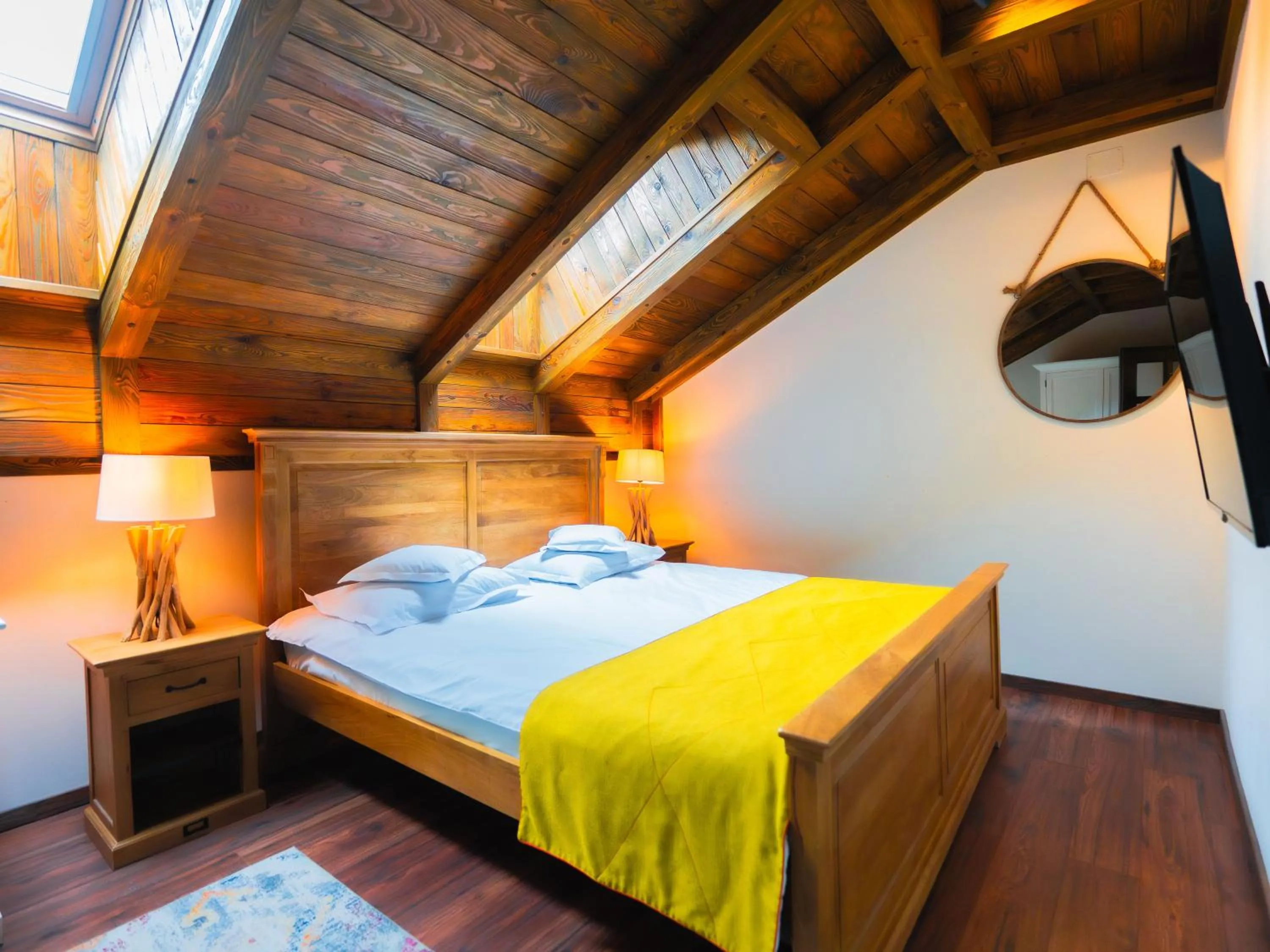 Bed in KABAN BOUTIQUE HOTEL - 5Star Central Villa in Vatra Dornei