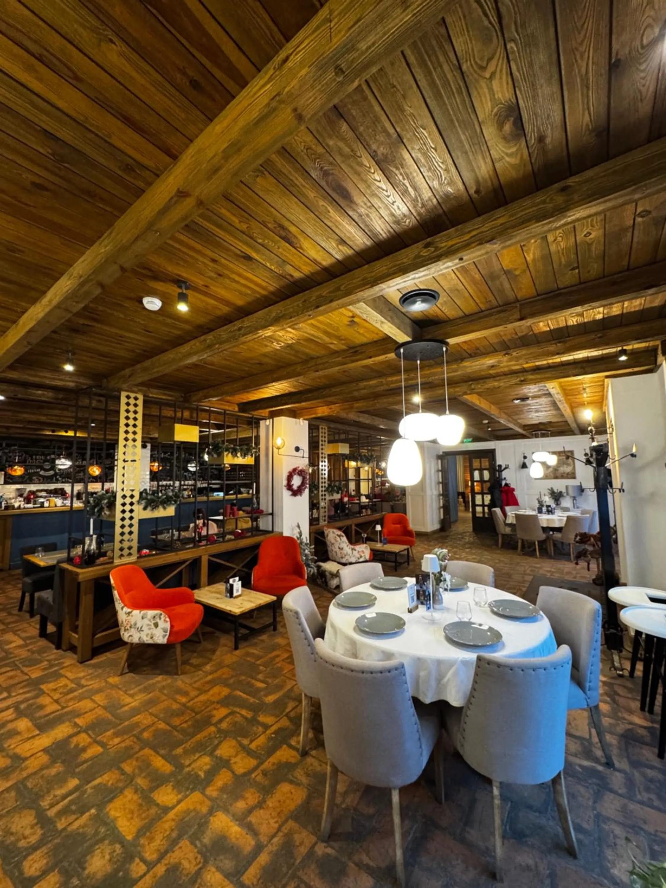 Restaurant/places to eat in KABAN BOUTIQUE HOTEL - 5Star Central Villa in Vatra Dornei