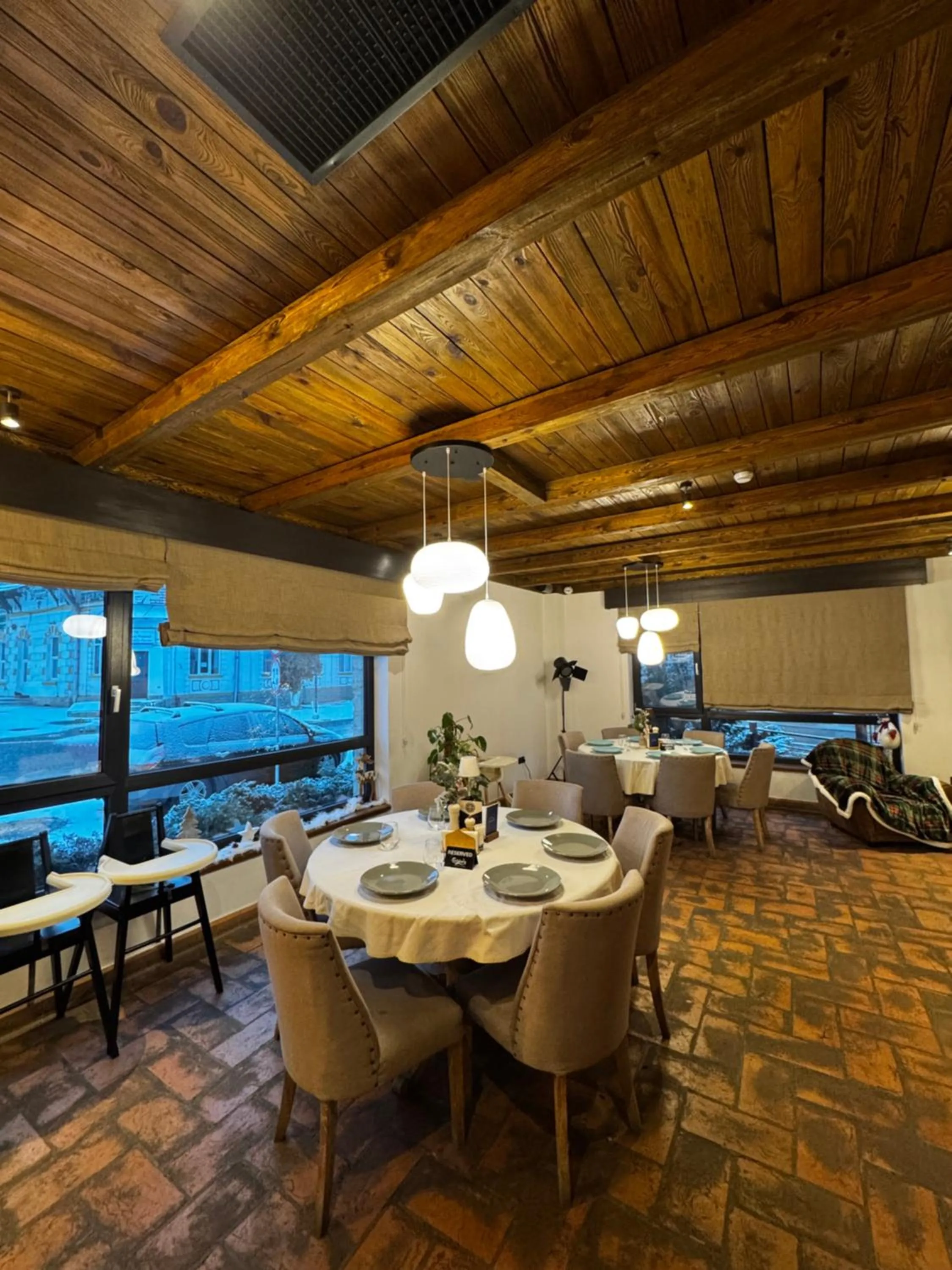 Restaurant/places to eat in KABAN BOUTIQUE HOTEL - 5Star Central Villa in Vatra Dornei