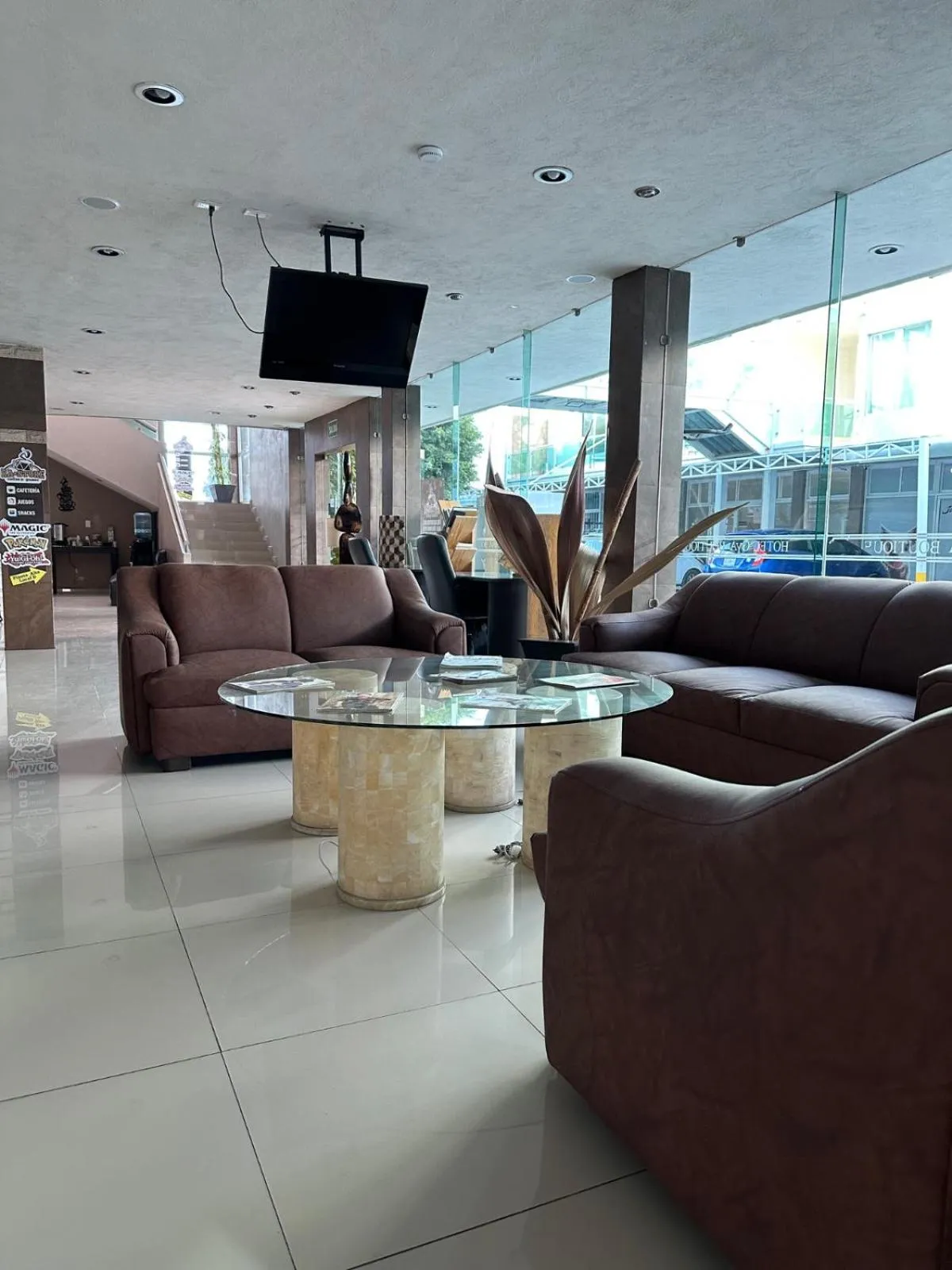 Communal lounge/ TV room in Hotel Gya Boutique