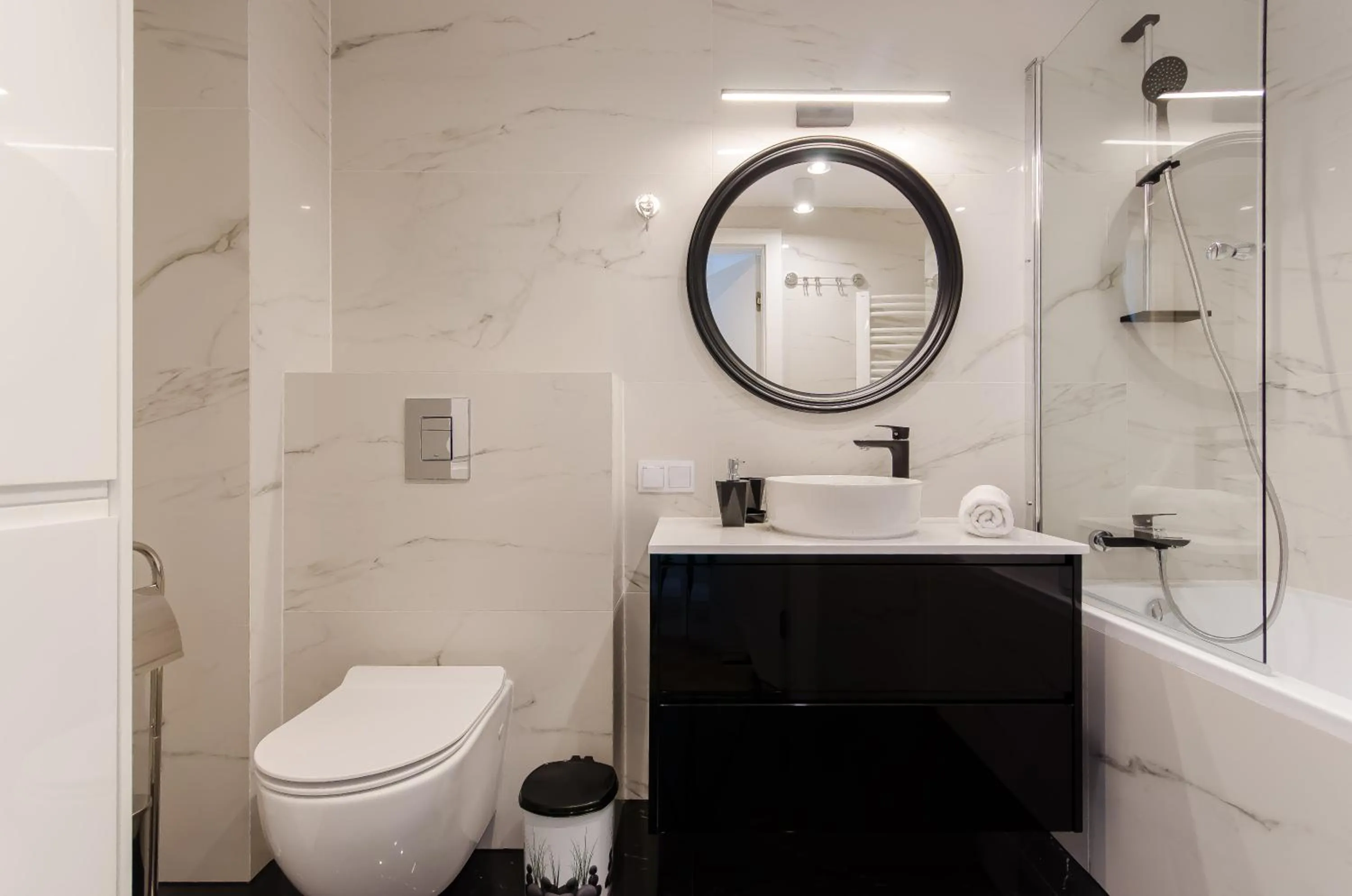 Shower in Old Town Premium Queen`s Apartments