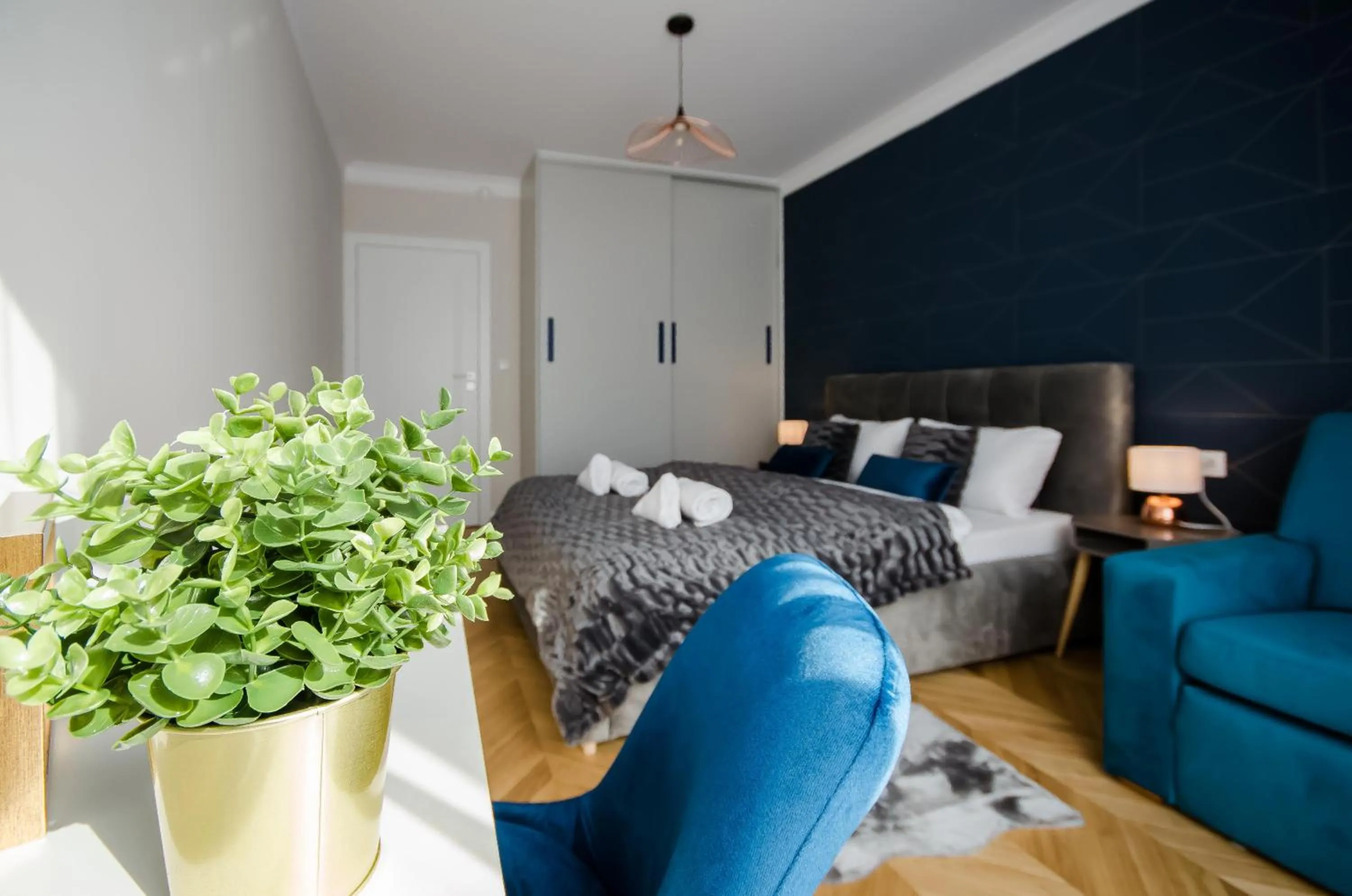 Bed in Old Town Premium Queen`s Apartments