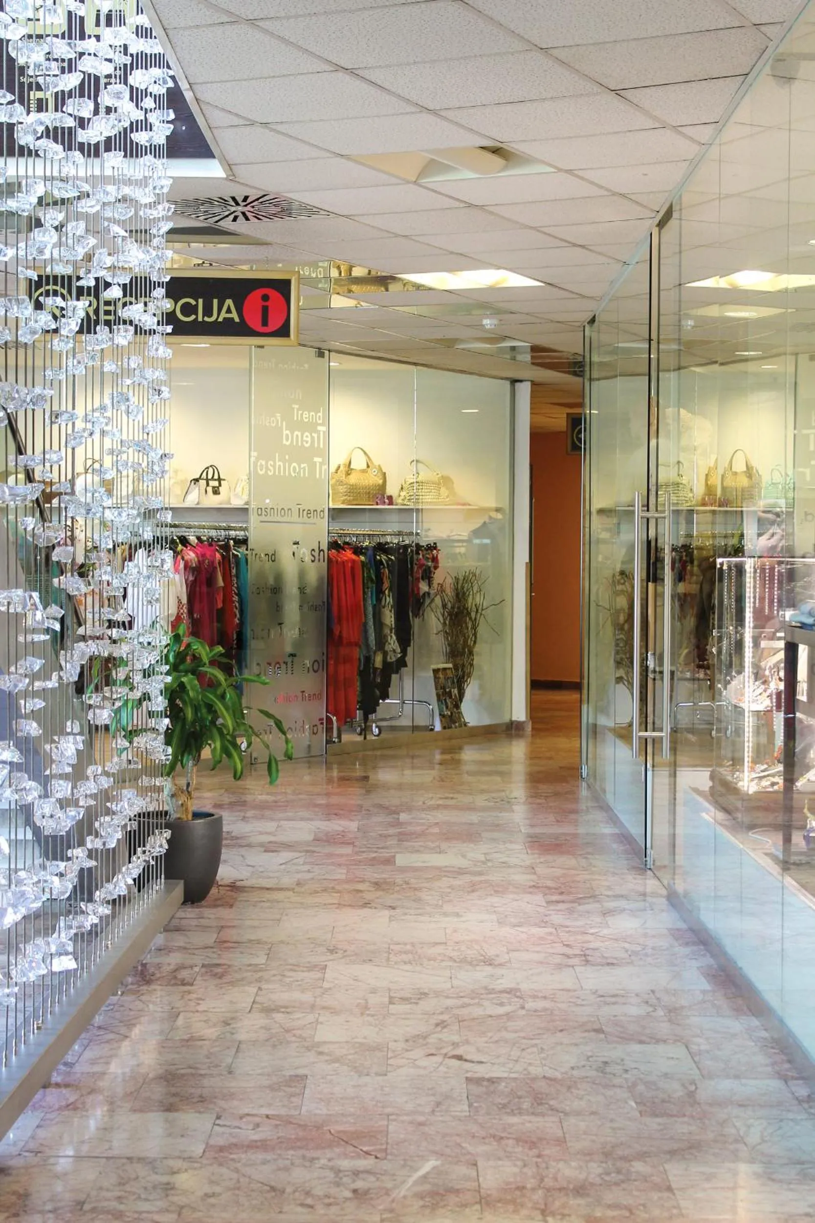 Shopping Area in Grand Hotel Donat Superior & Wellness Center