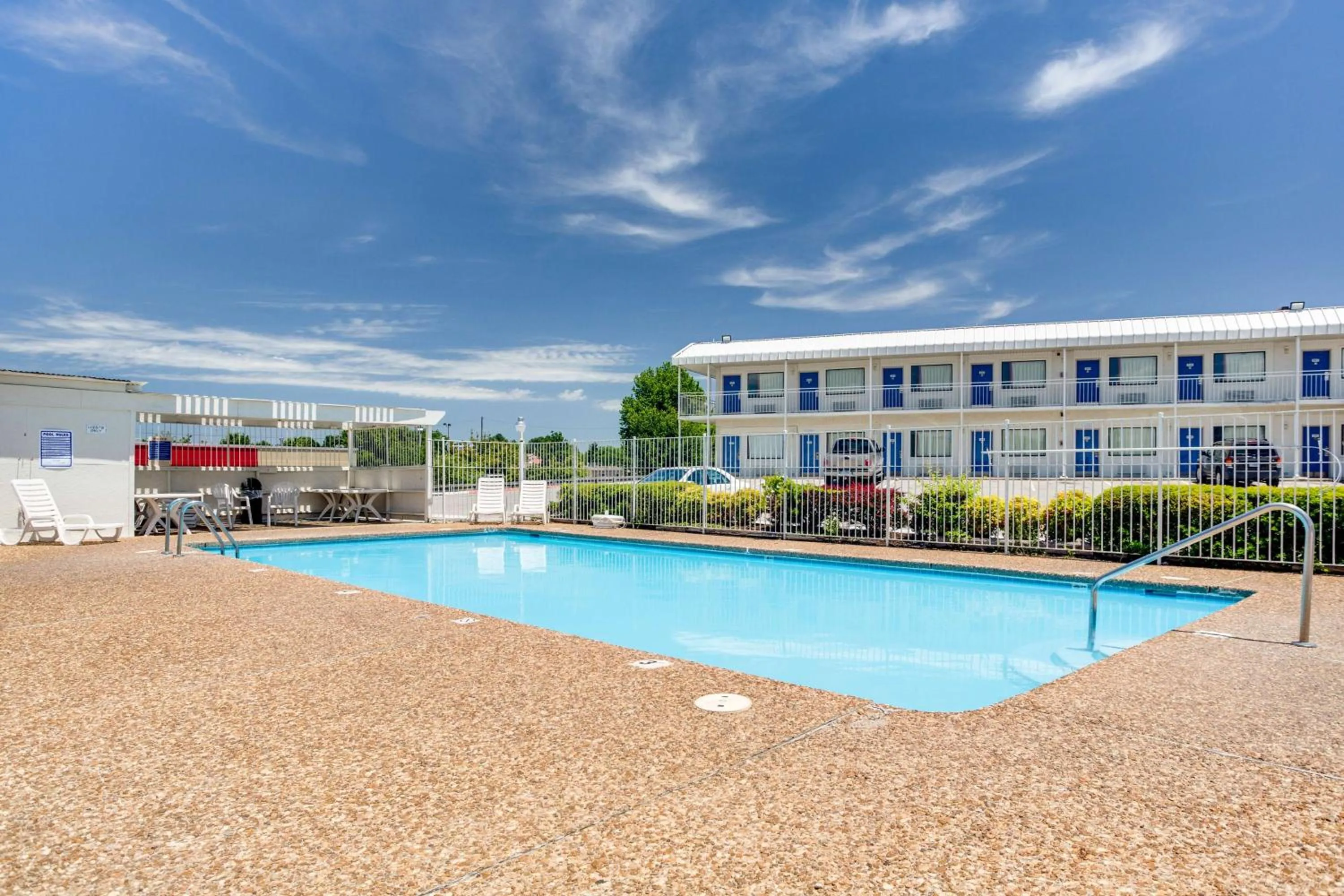 Day in Motel 6-Fayetteville, AR