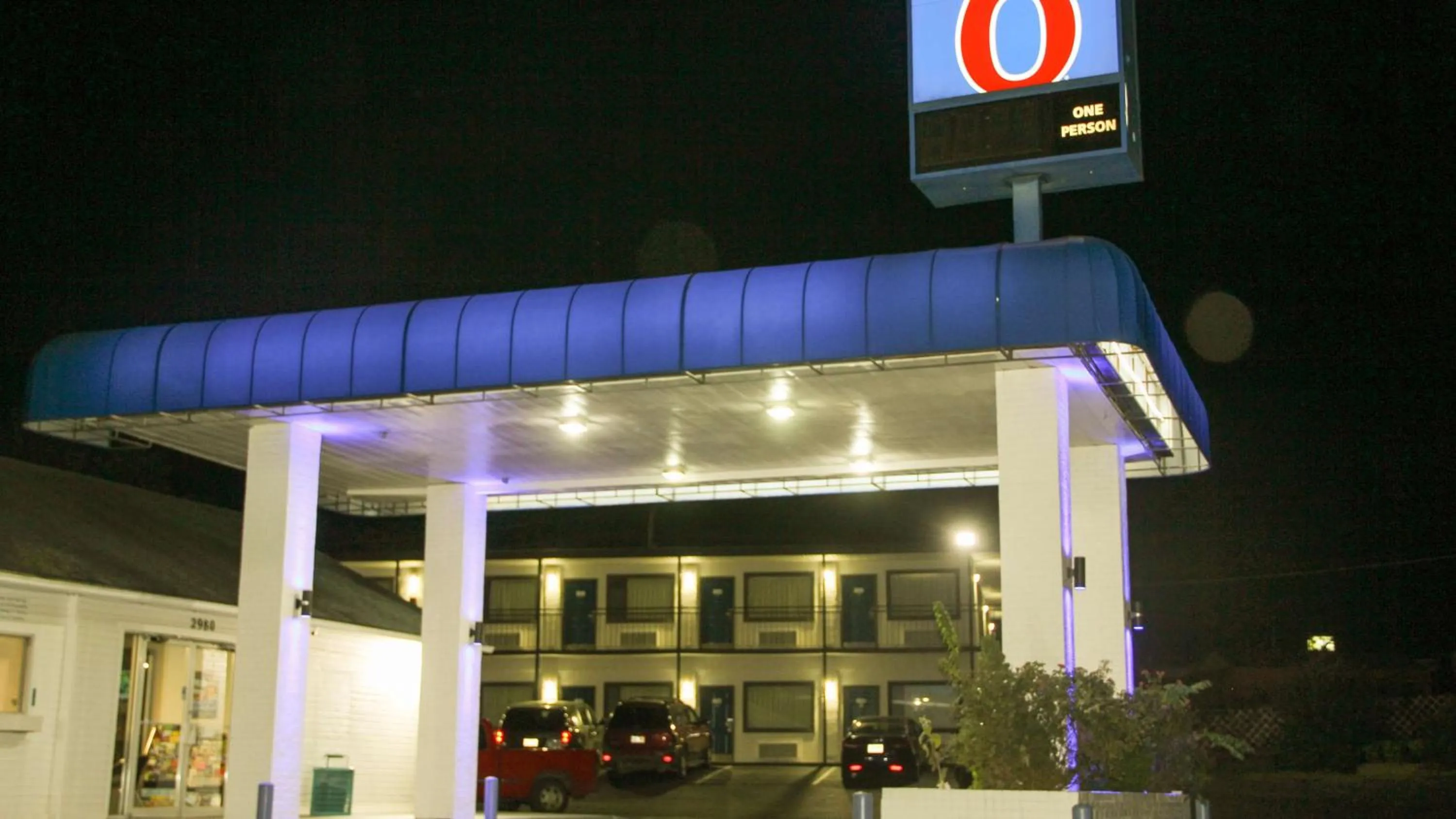 Property building in Motel 6-Fayetteville, AR
