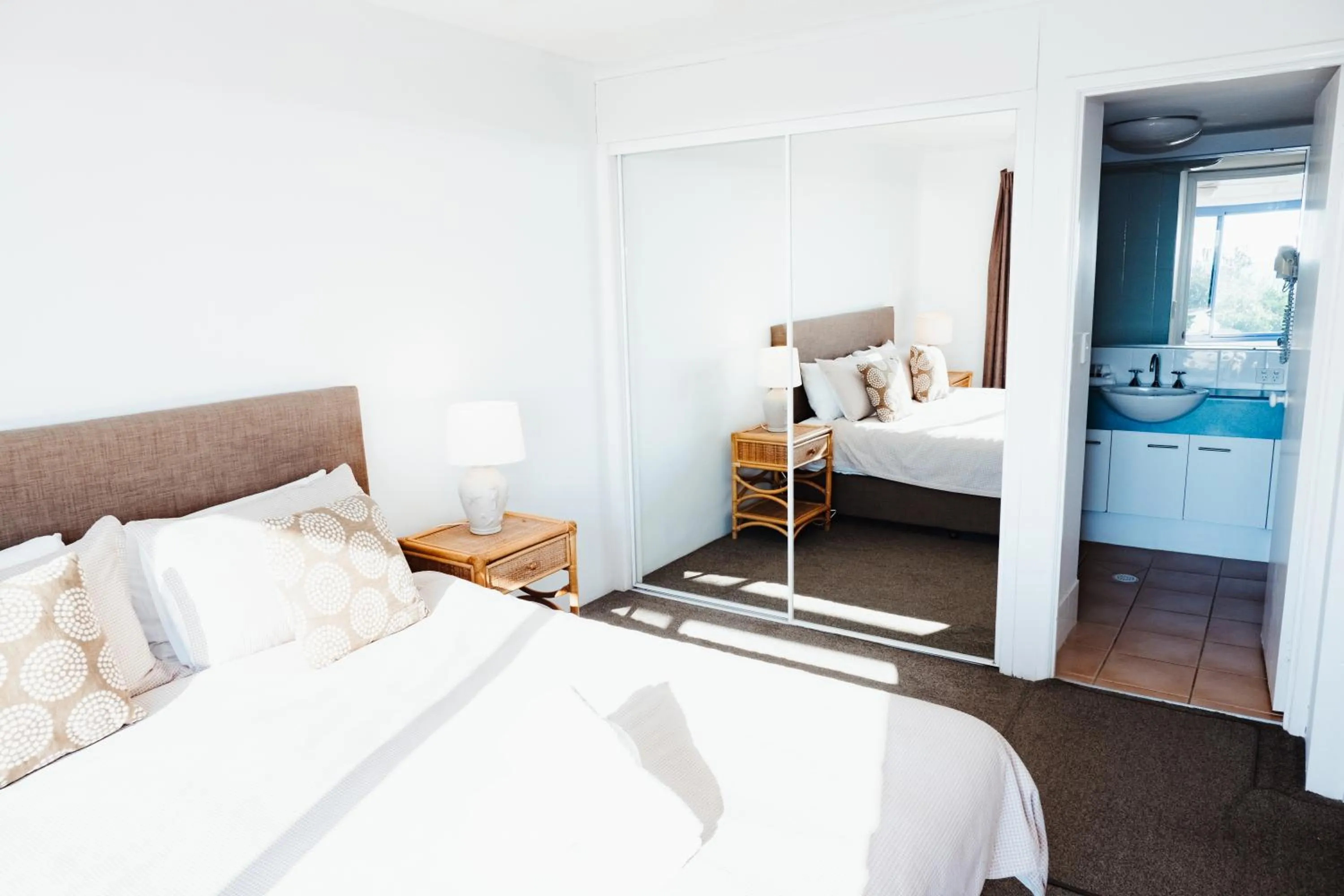 Shower, Bed in Salerno On The Beach