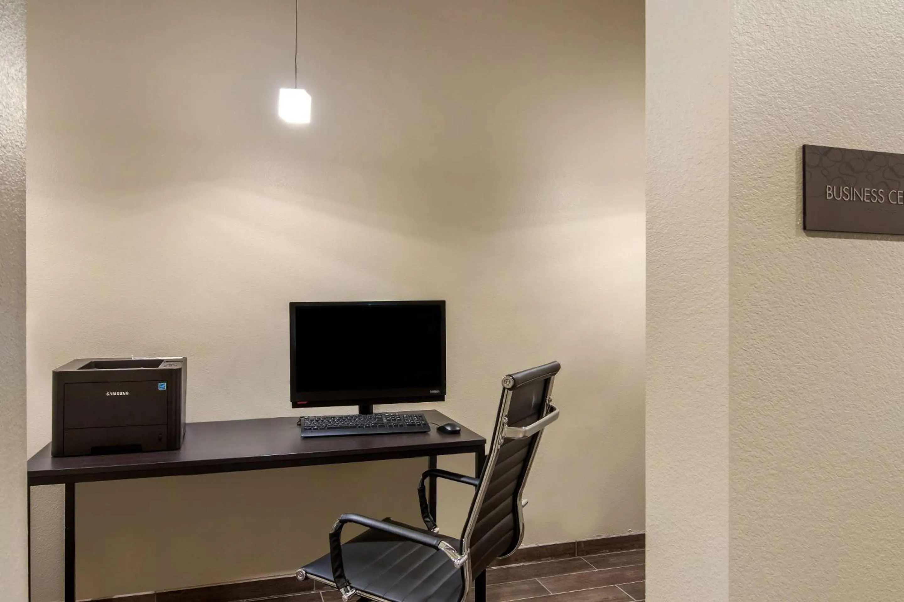 Business facilities in Comfort Suites Brunswick - Cleveland Southwest