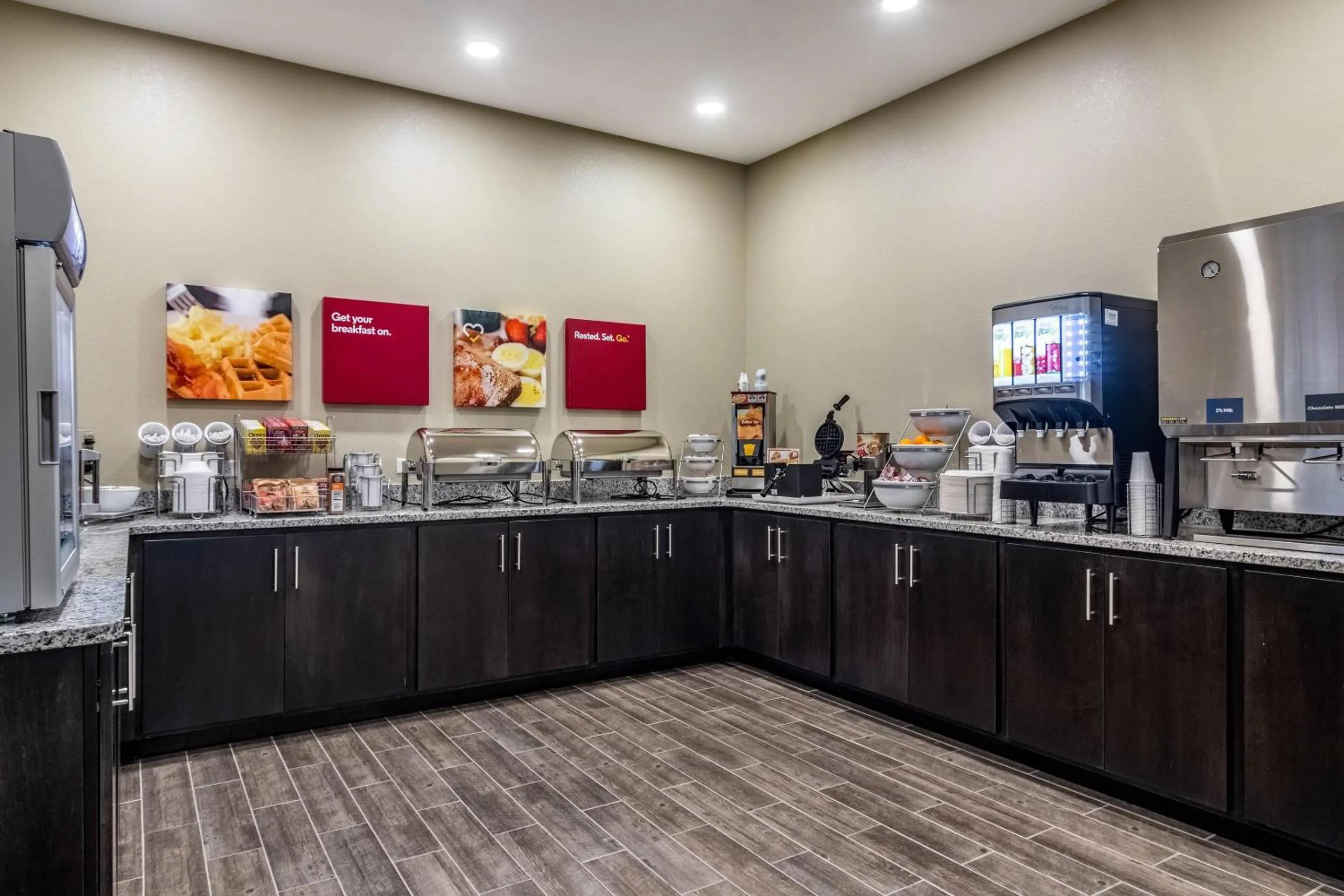 Breakfast in Comfort Suites Brunswick - Cleveland Southwest