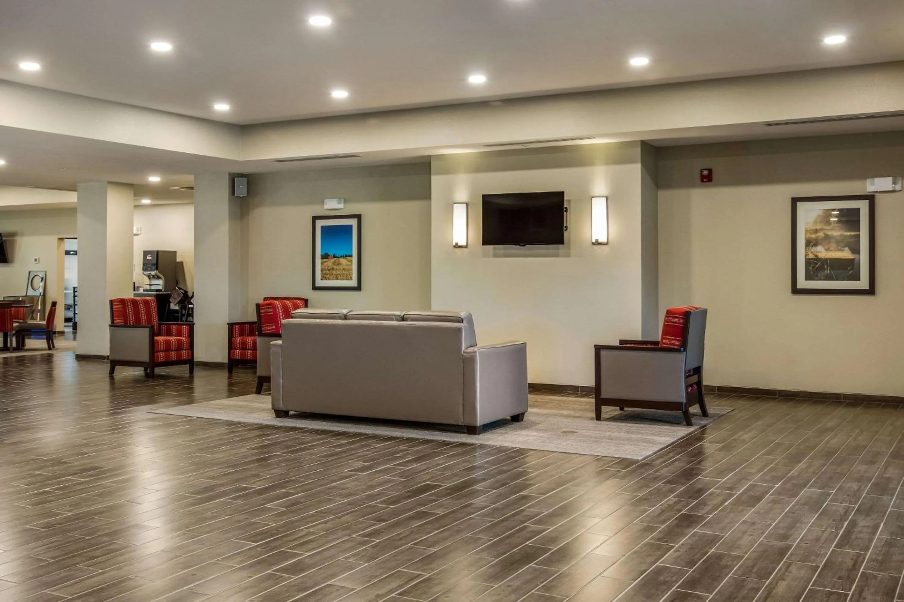 Lobby or reception in Comfort Suites Brunswick - Cleveland Southwest
