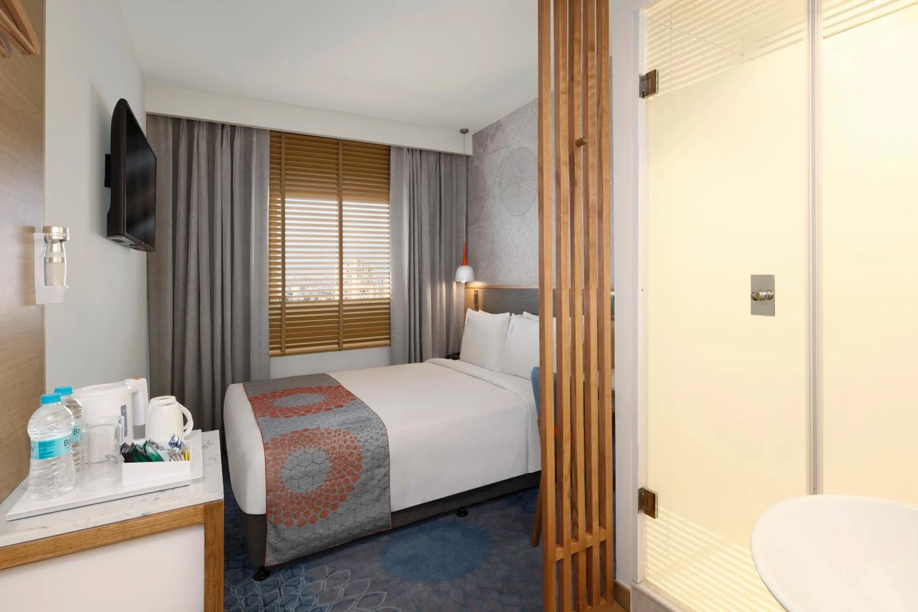 Bedroom, Bed in Holiday Inn Express Bengaluru Yeshwantpur by IHG