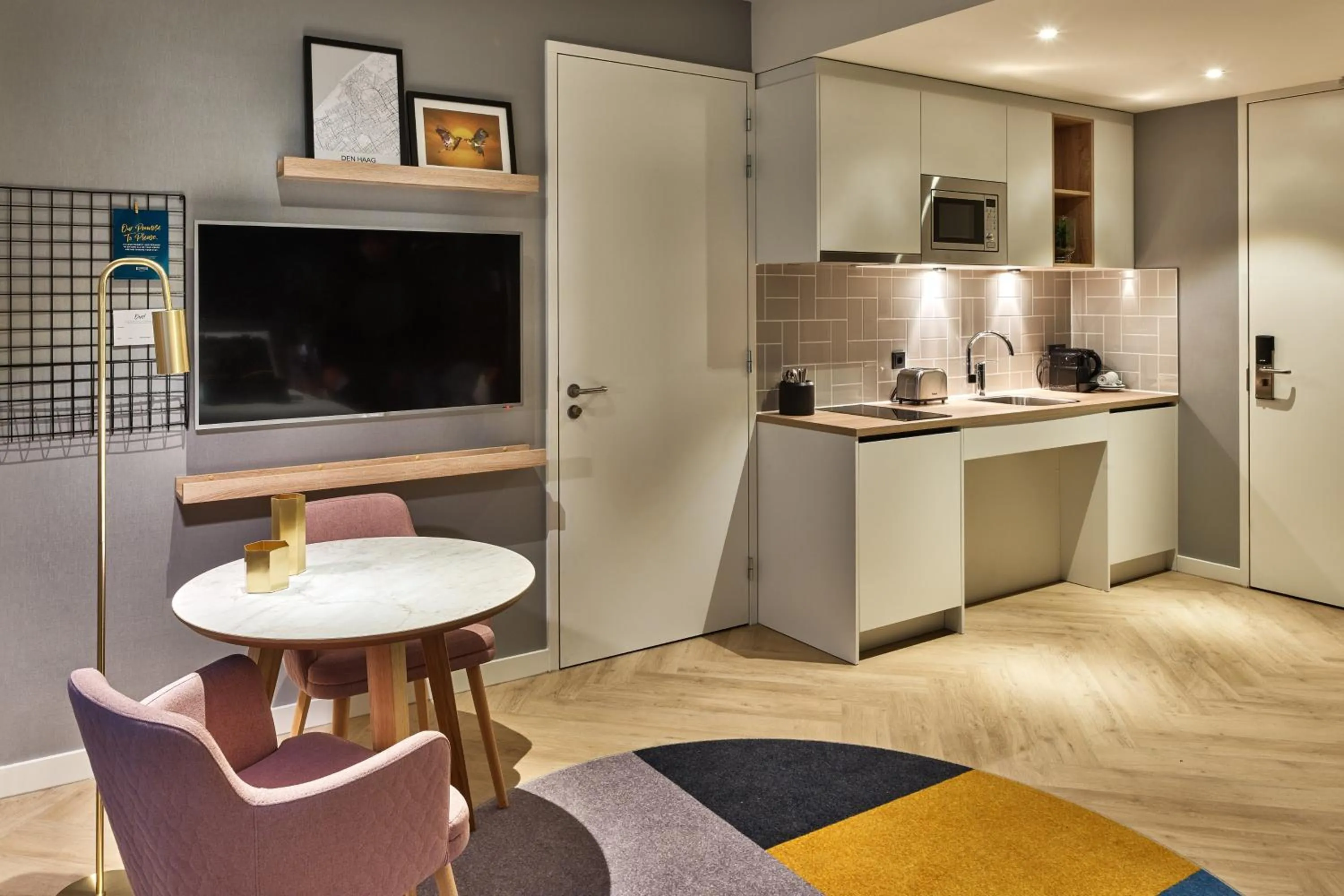 TV and multimedia in Staybridge Suites The Hague - Parliament by IHG