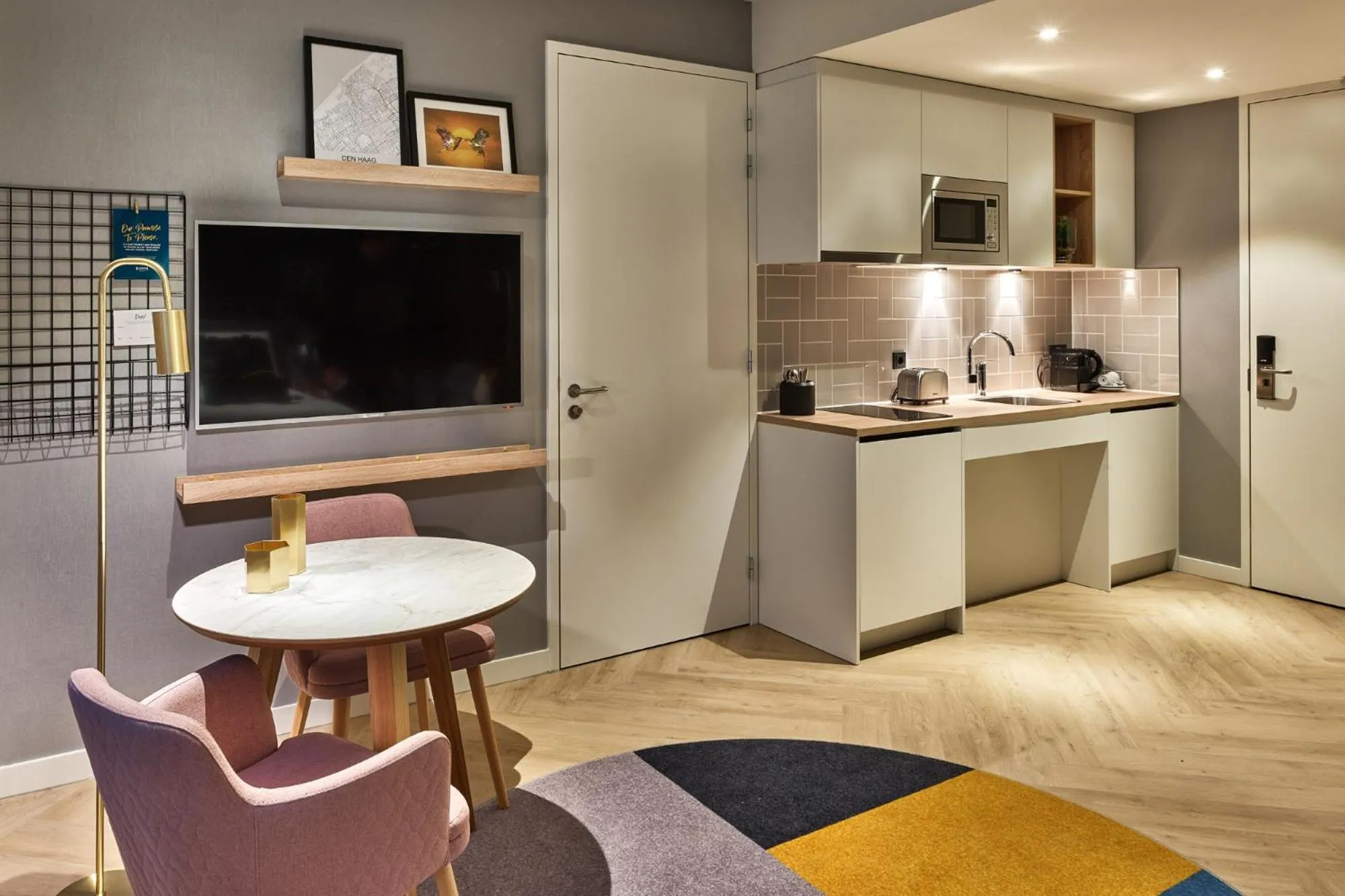 TV and multimedia in Staybridge Suites The Hague - Parliament by IHG