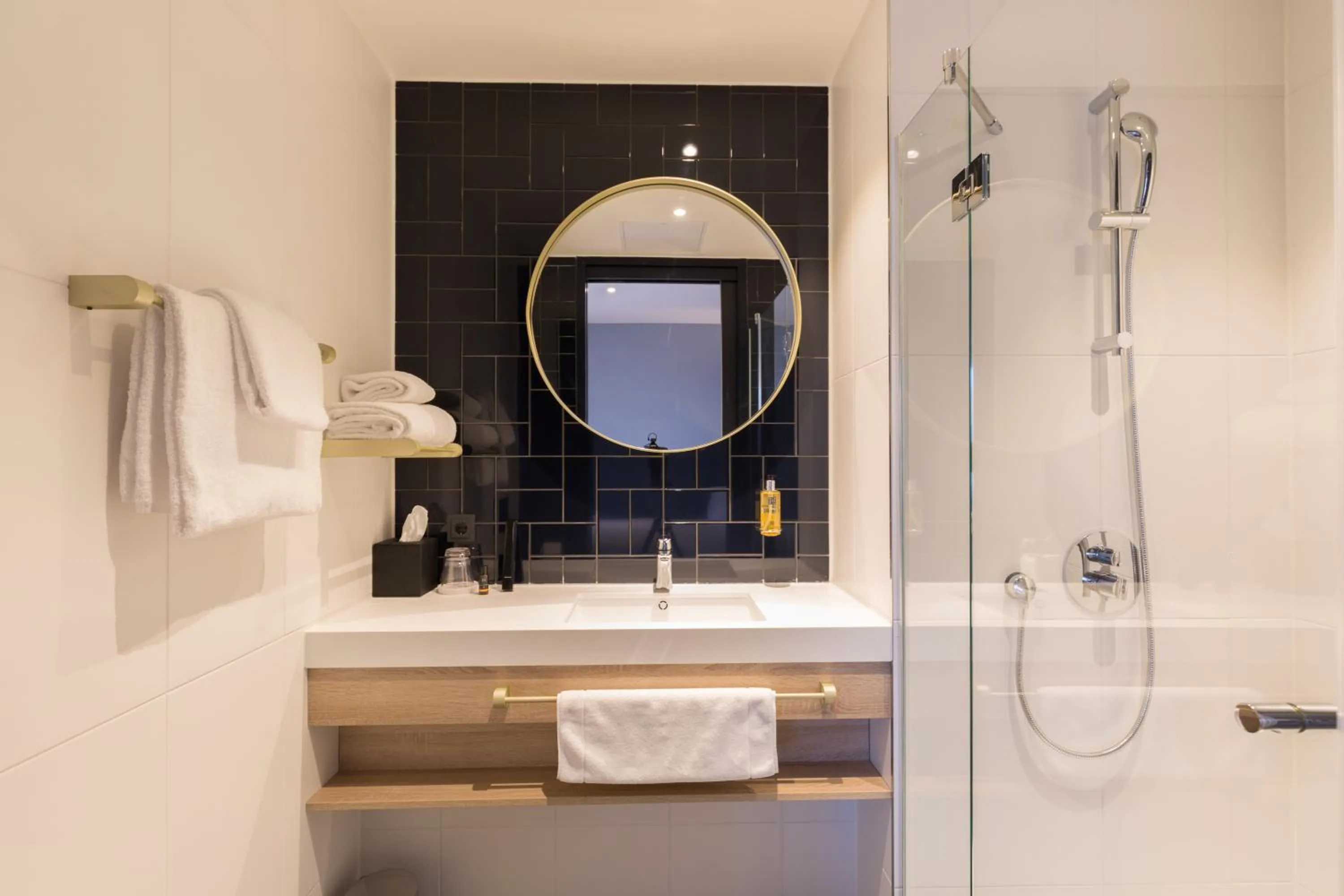 Shower in Staybridge Suites The Hague - Parliament by IHG