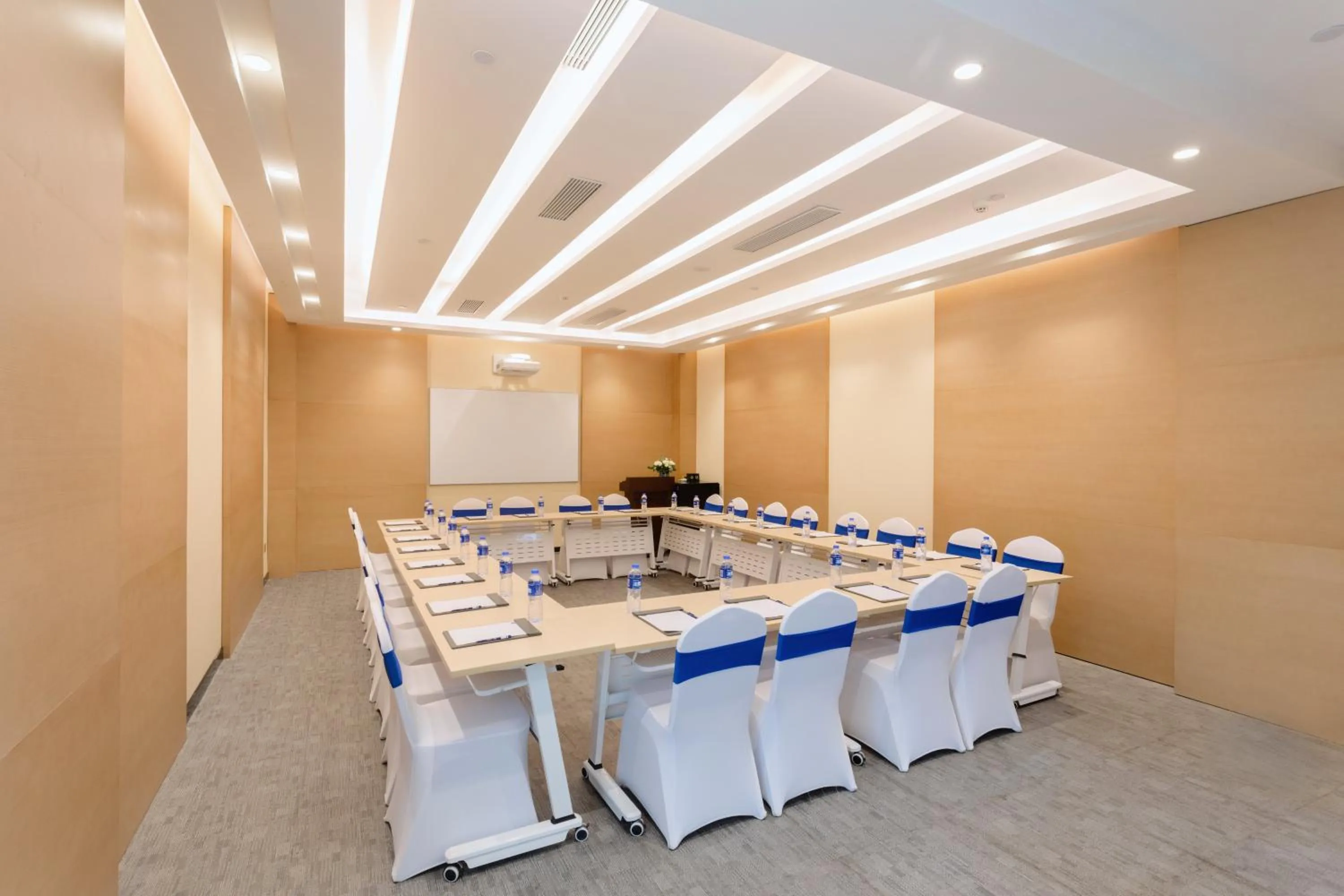 Meeting/conference room in Holiday Inn Express Tianshui City Center
