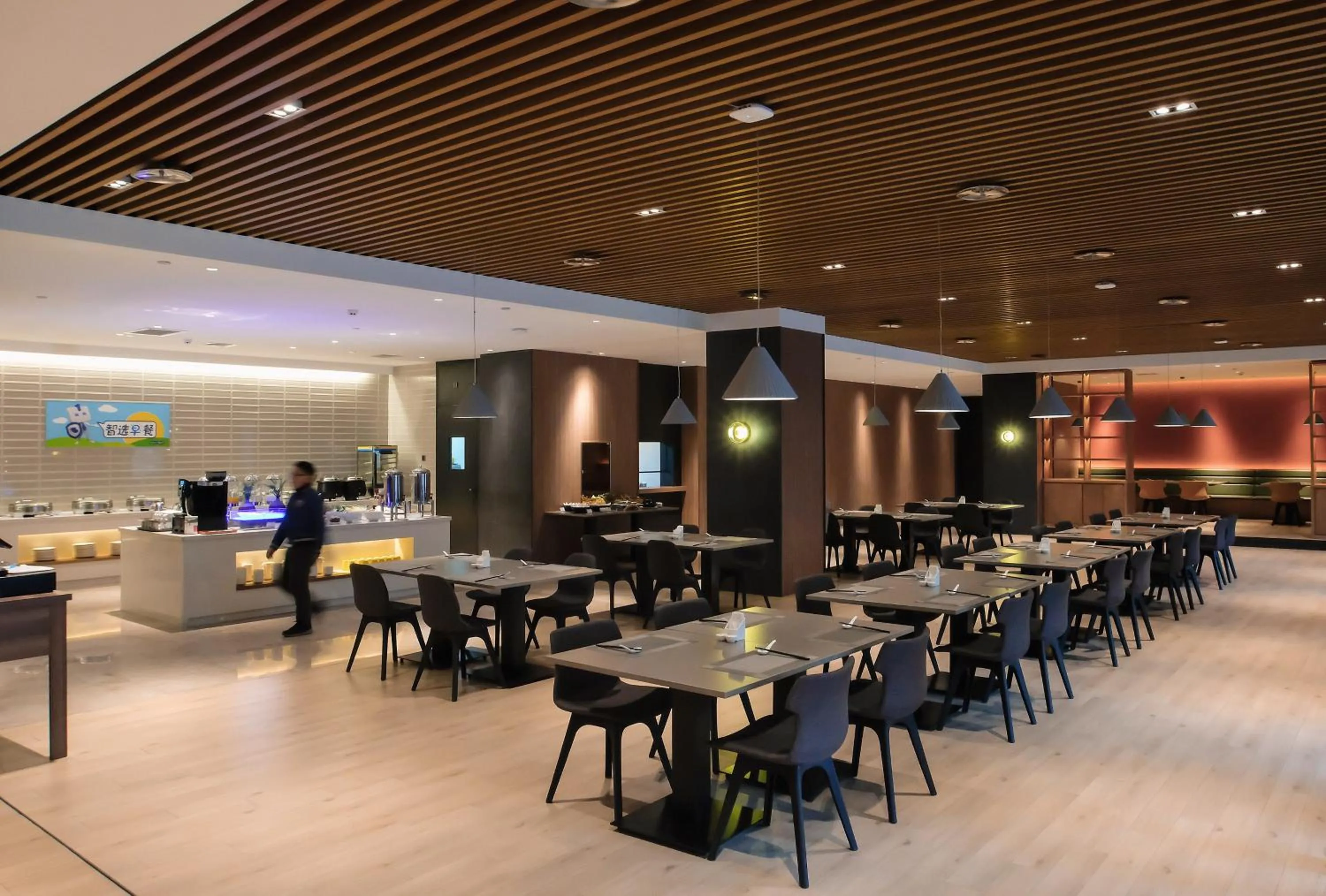 Restaurant/places to eat in Holiday Inn Express Harbin Qunli by IHG