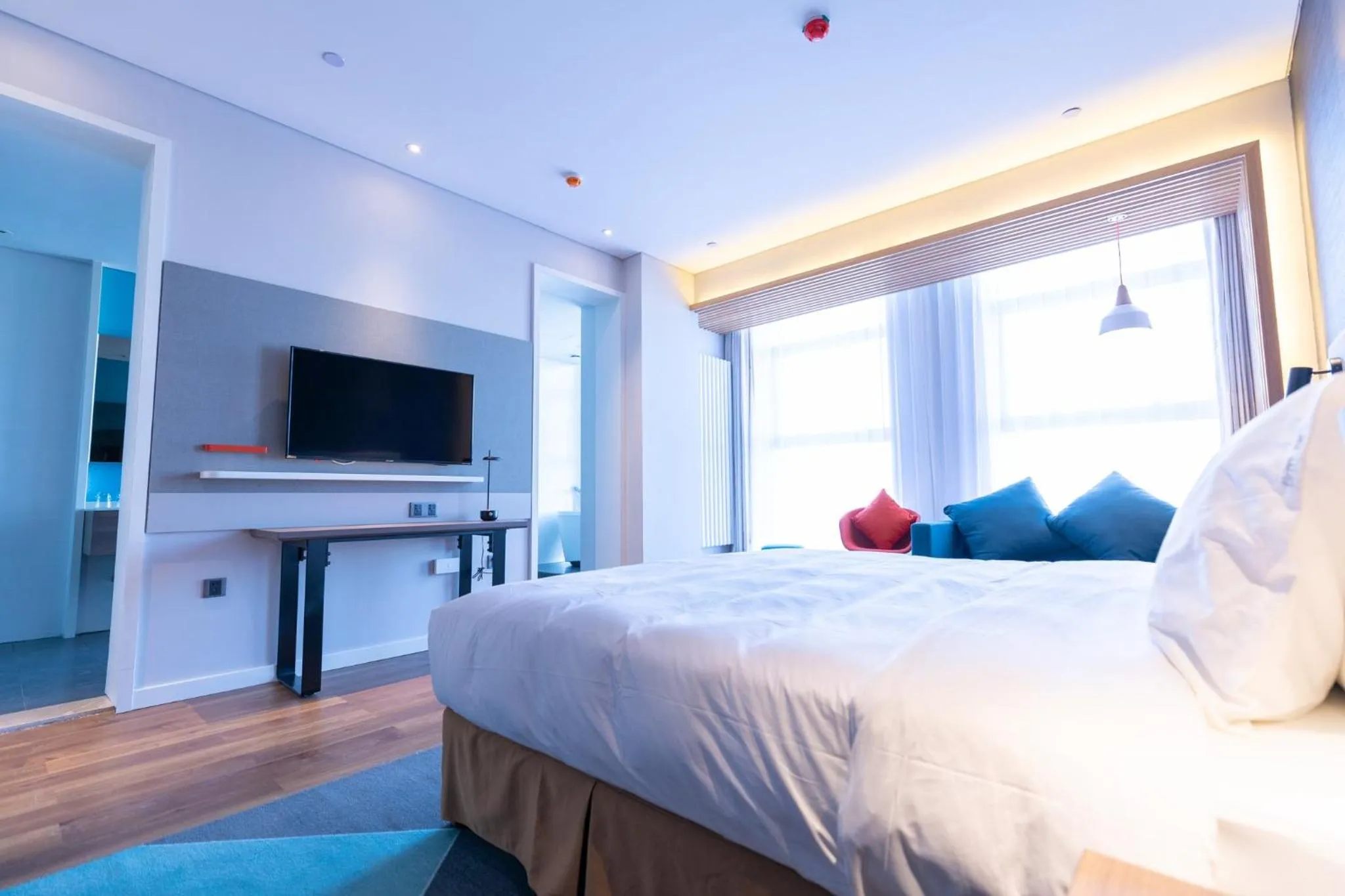 Photo of the whole room, Bed in Holiday Inn Express Harbin Qunli by IHG