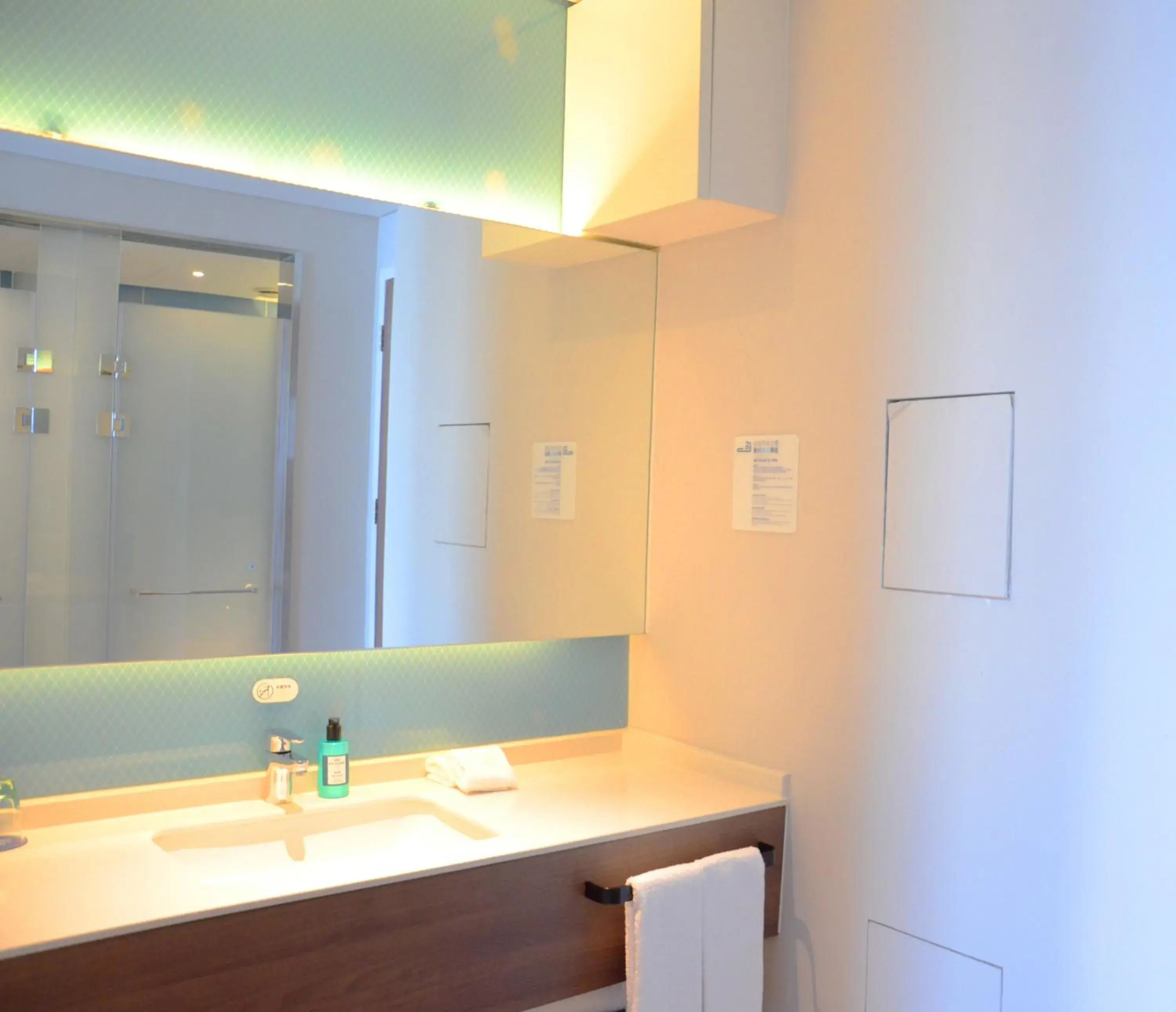 Standard King Room in Holiday Inn Express Harbin Qunli by IHG Standard King Room in Holiday Inn Express Harbin Qunli by IHG